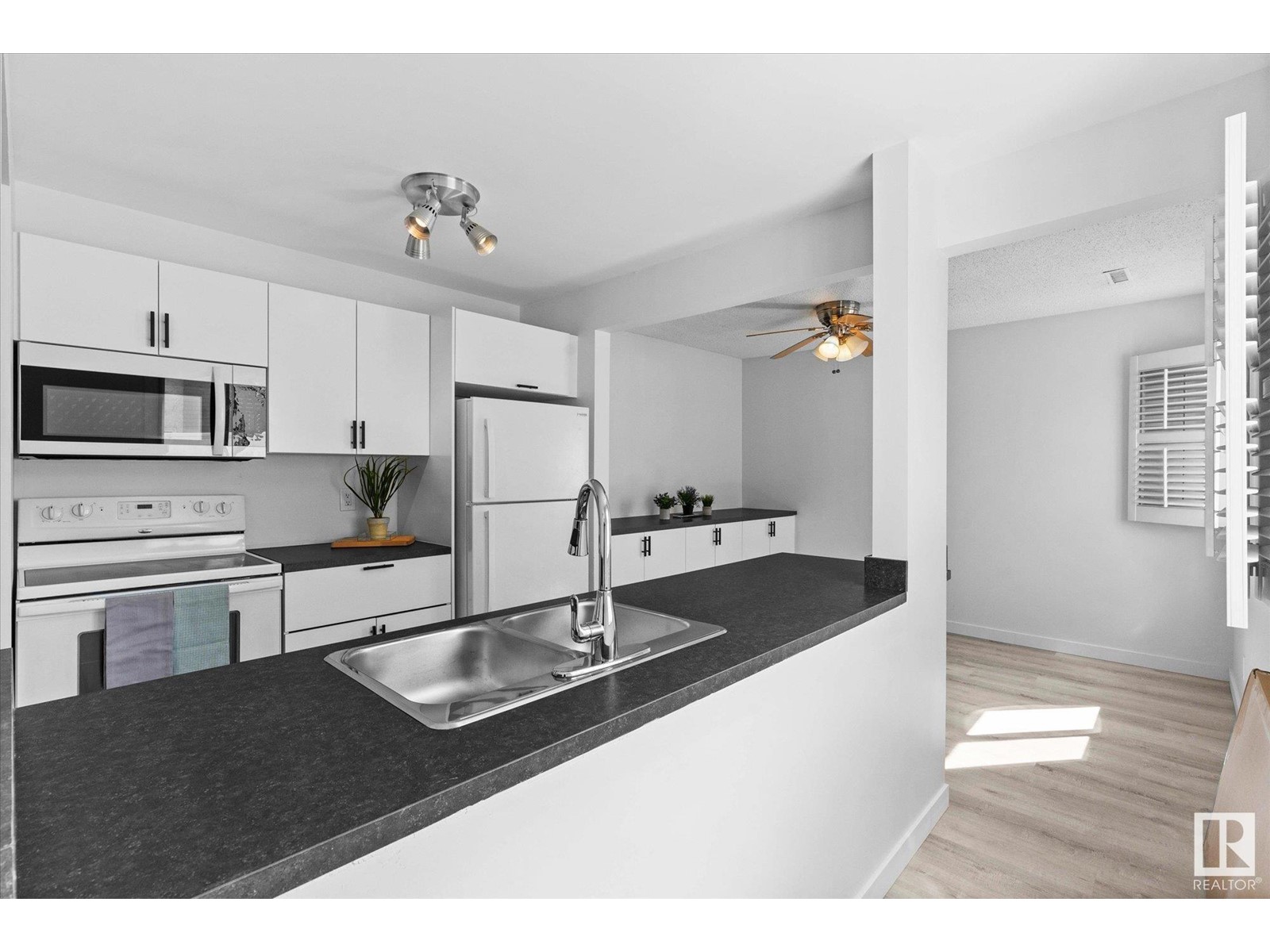 227 LANCASTER TC NW, Edmonton, Alberta