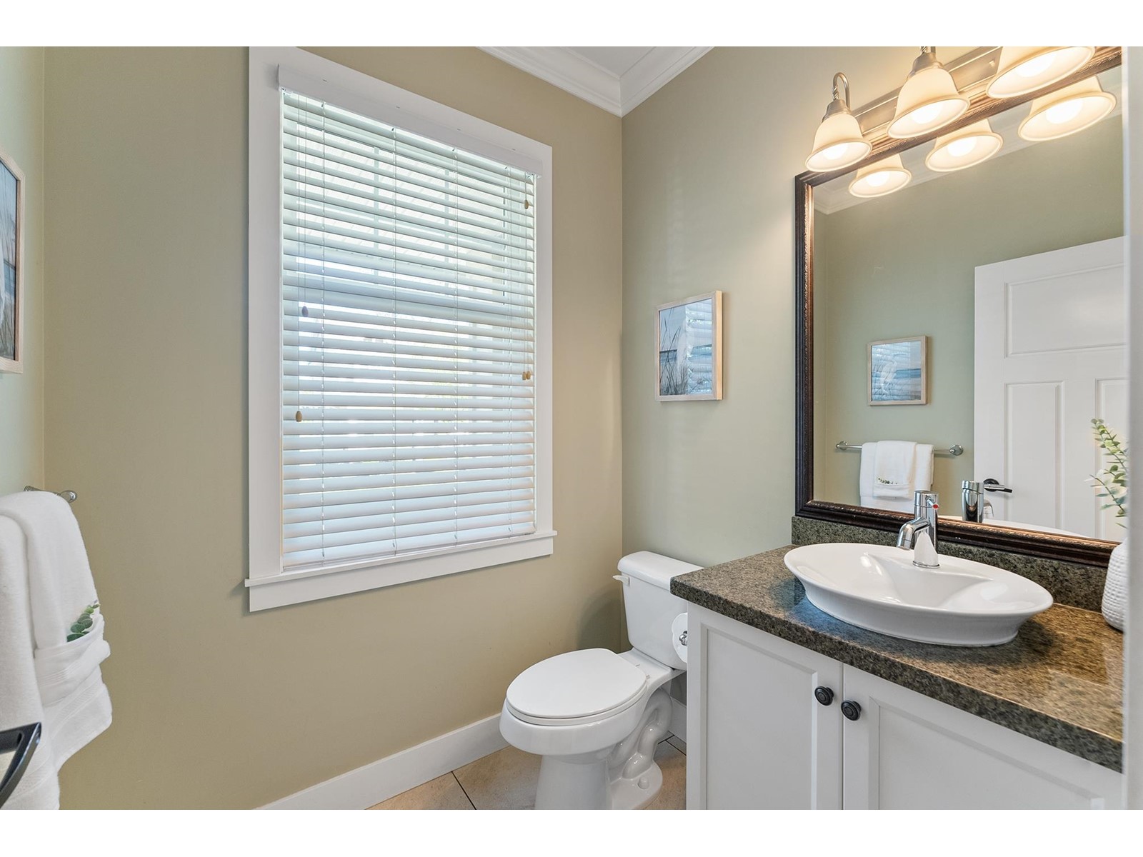 14586 60a Avenue, Surrey, British Columbia  V3S 4R5 - Photo 12 - R3008614