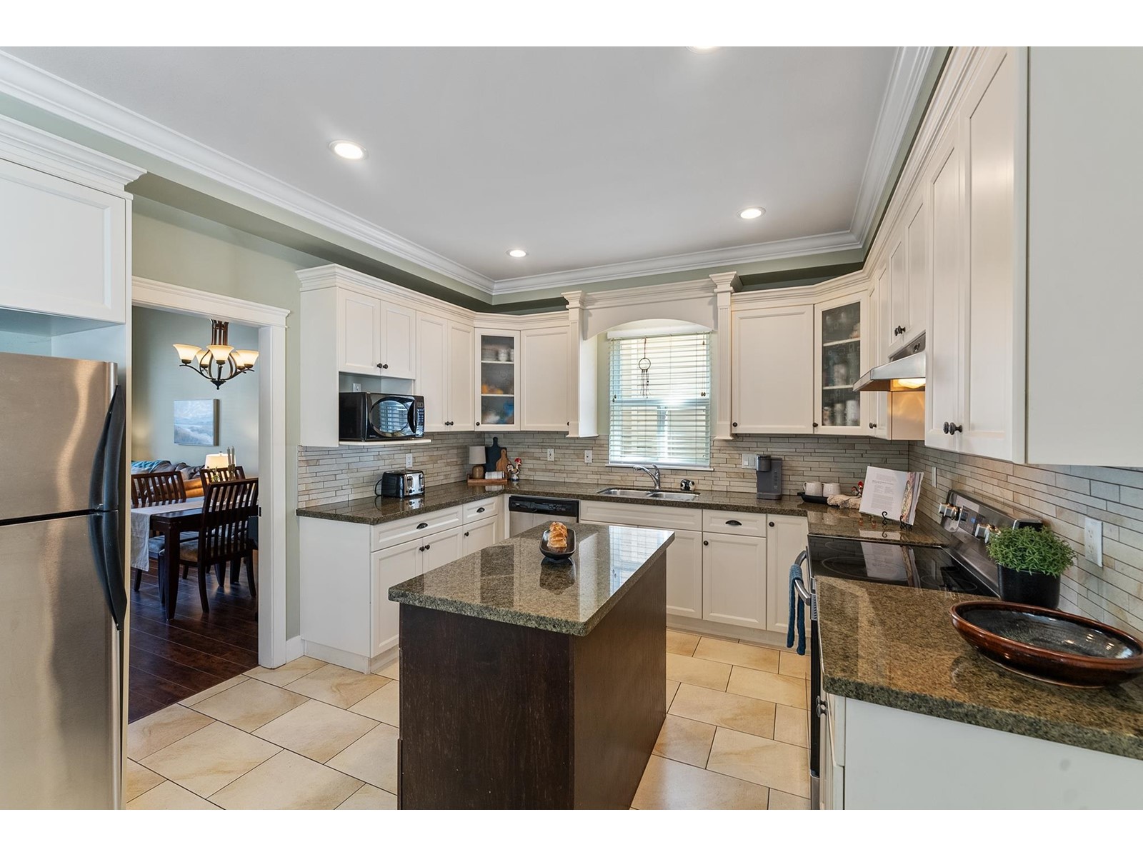 14586 60a Avenue, Surrey, British Columbia  V3S 4R5 - Photo 15 - R3008614
