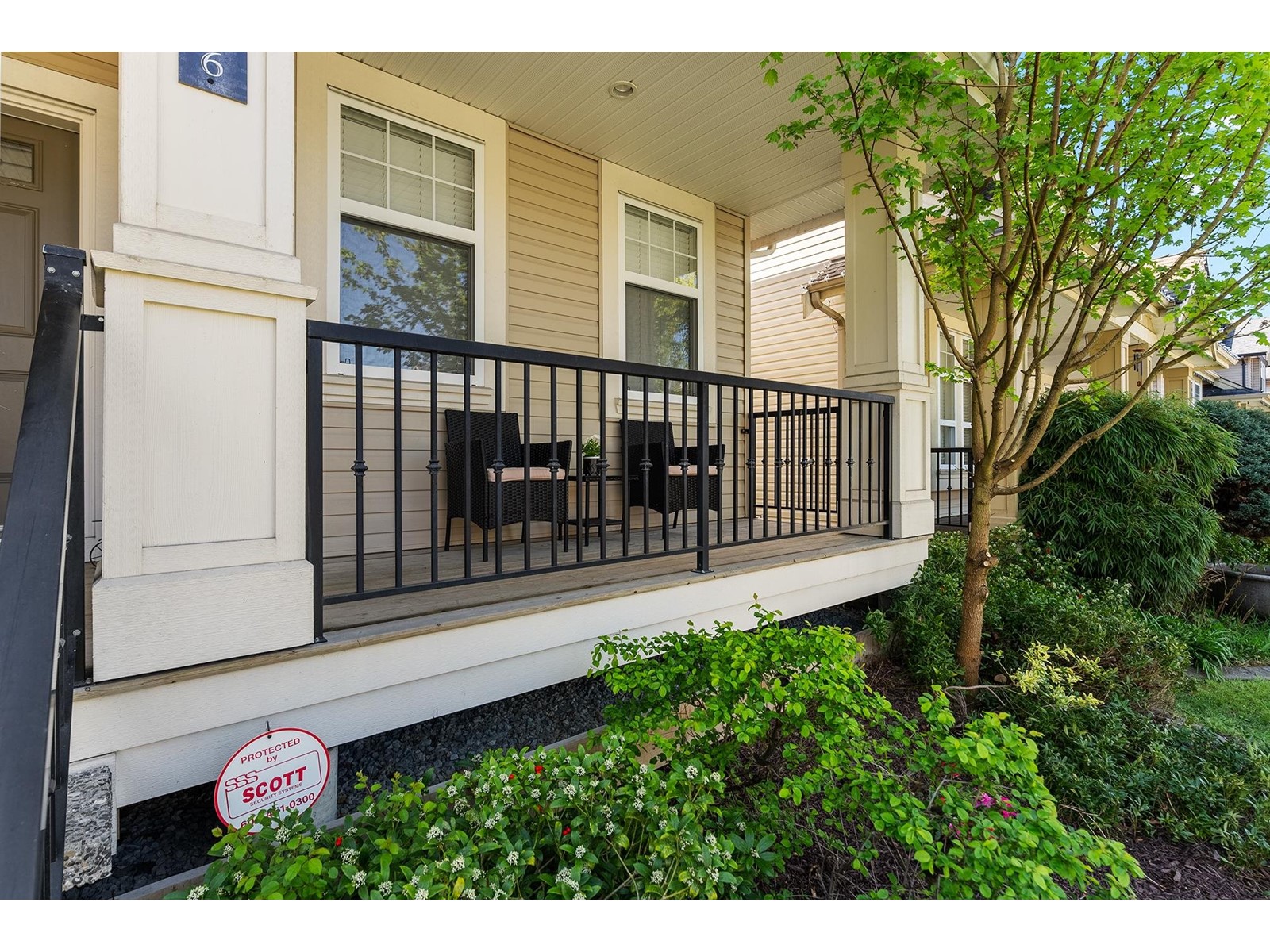 14586 60a Avenue, Surrey, British Columbia  V3S 4R5 - Photo 3 - R3008614