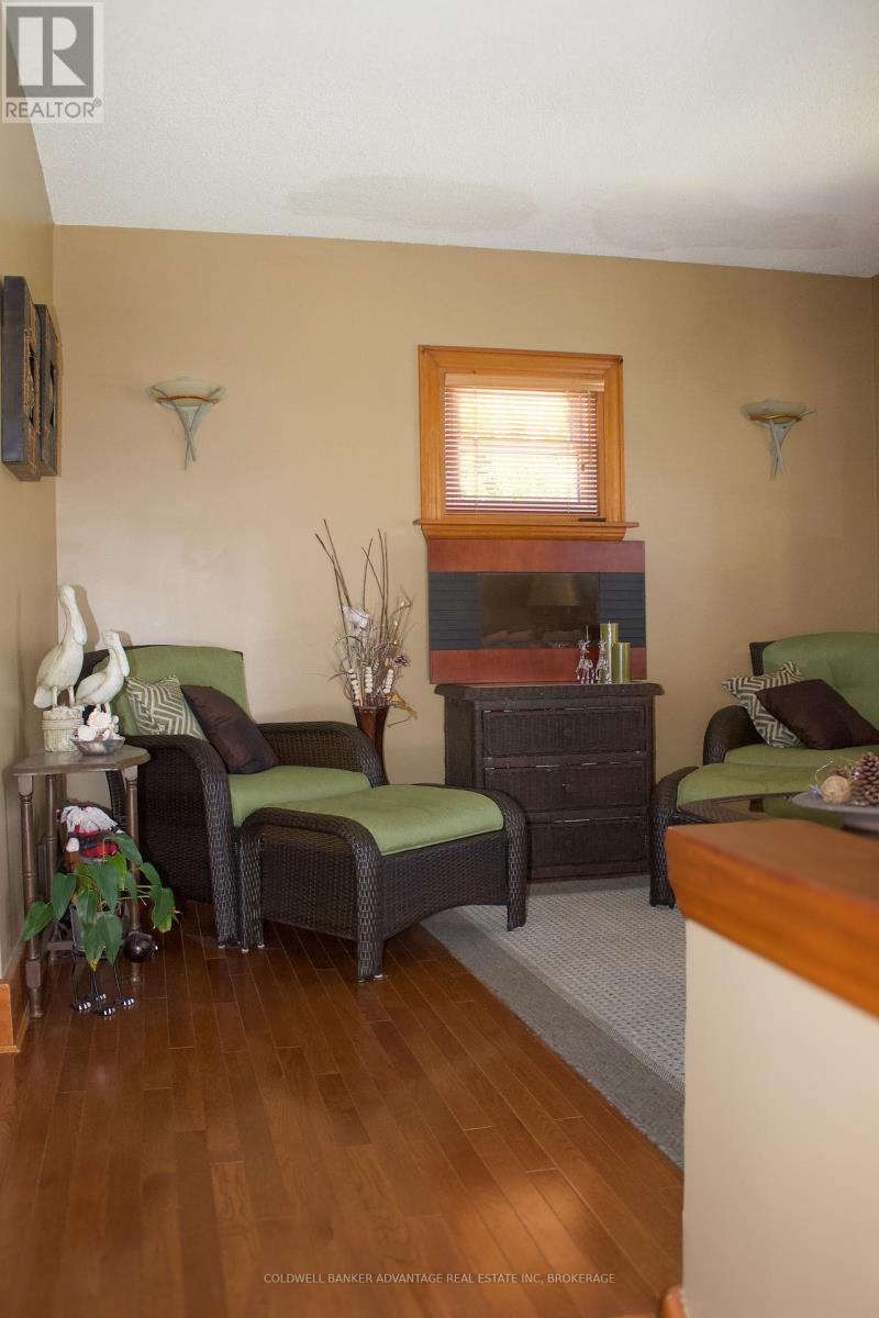 93 Garner Avenue E, Welland, Ontario  L3B 2X9 - Photo 10 - X12180198