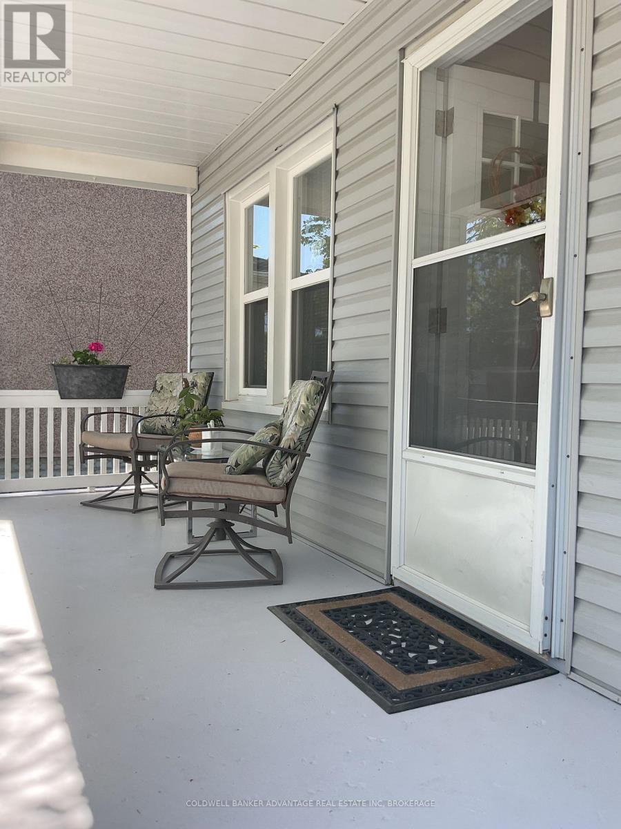 93 Garner Avenue E, Welland, Ontario  L3B 2X9 - Photo 5 - X12180198