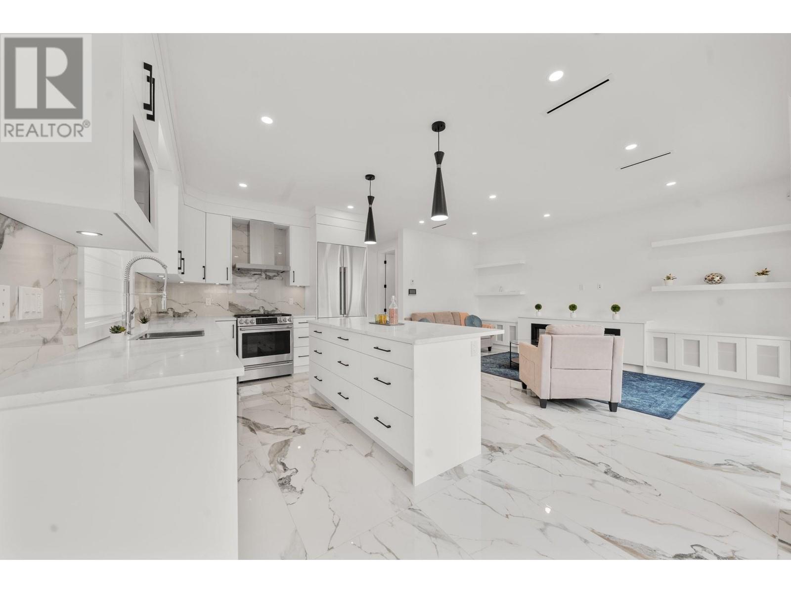 Listing Picture 8 of 26 : 10655 NO. 1 ROAD, Richmond / 烈治文 - 魯藝地產 Yvonne Lu Group - MLS Medallion Club Member