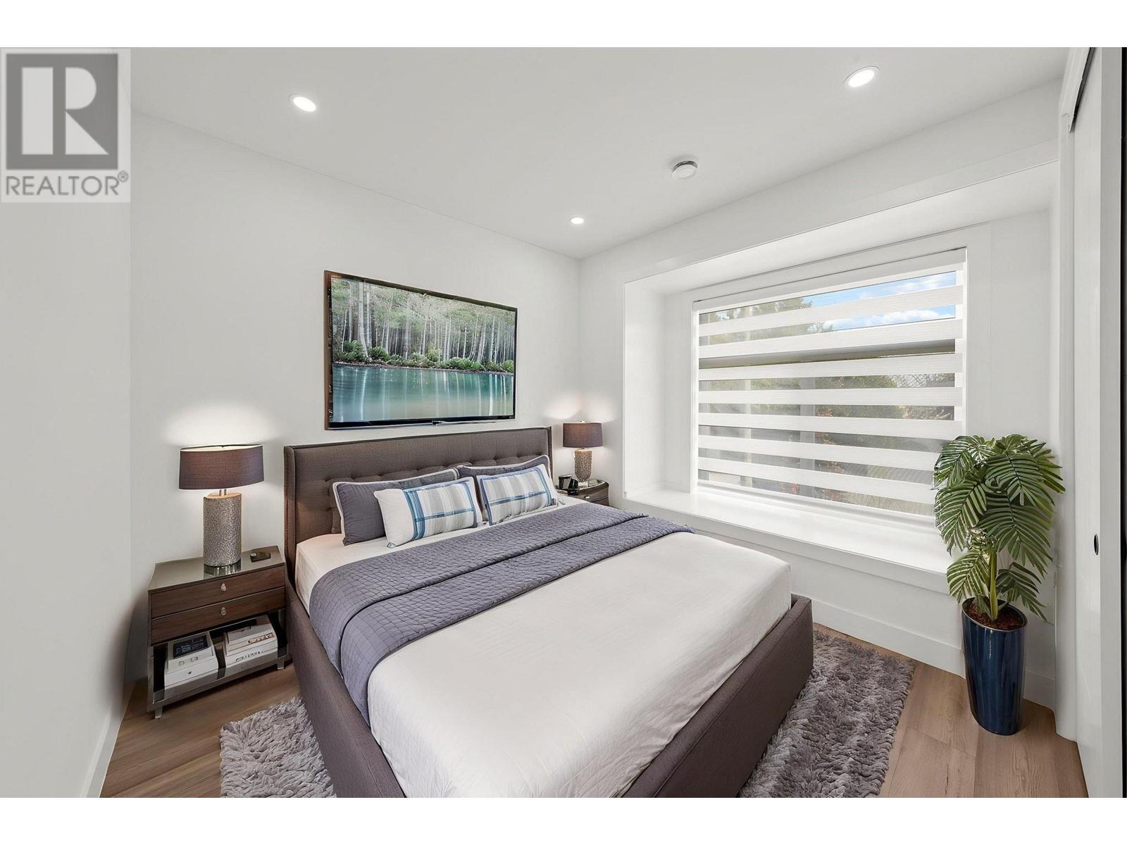 Listing Picture 10 of 26 : 10655 NO. 1 ROAD, Richmond / 烈治文 - 魯藝地產 Yvonne Lu Group - MLS Medallion Club Member