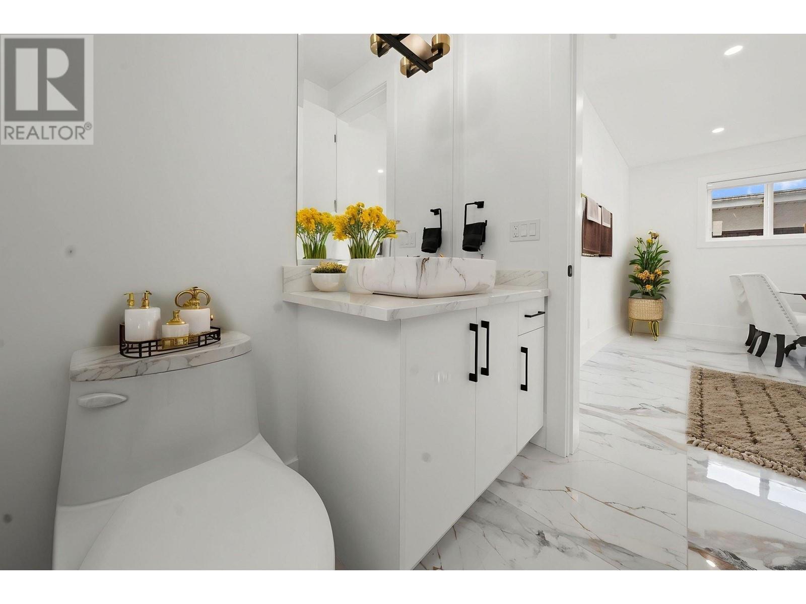 Listing Picture 24 of 26 : 10655 NO. 1 ROAD, Richmond / 烈治文 - 魯藝地產 Yvonne Lu Group - MLS Medallion Club Member