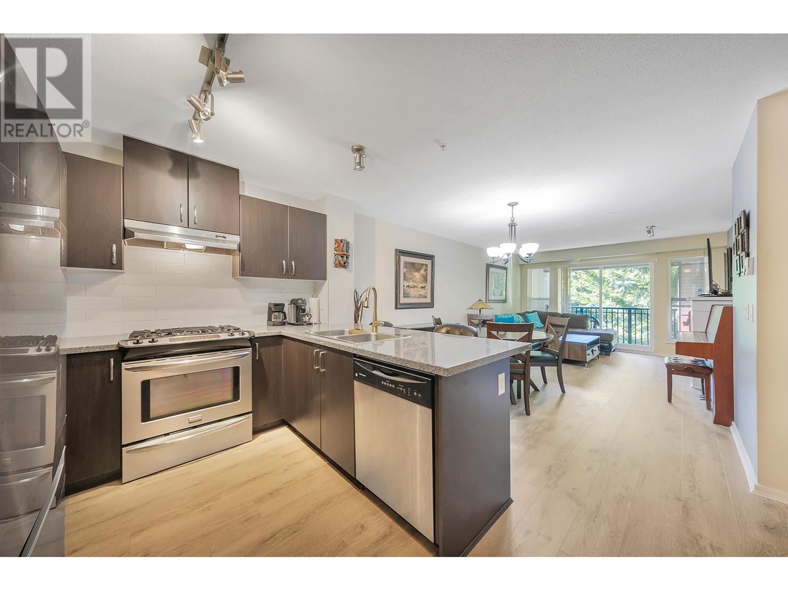 306 3050 Dayanee Springs Boulevard, Coquitlam, British Columbia  V3E 0A2 - Photo 2 - R3008147