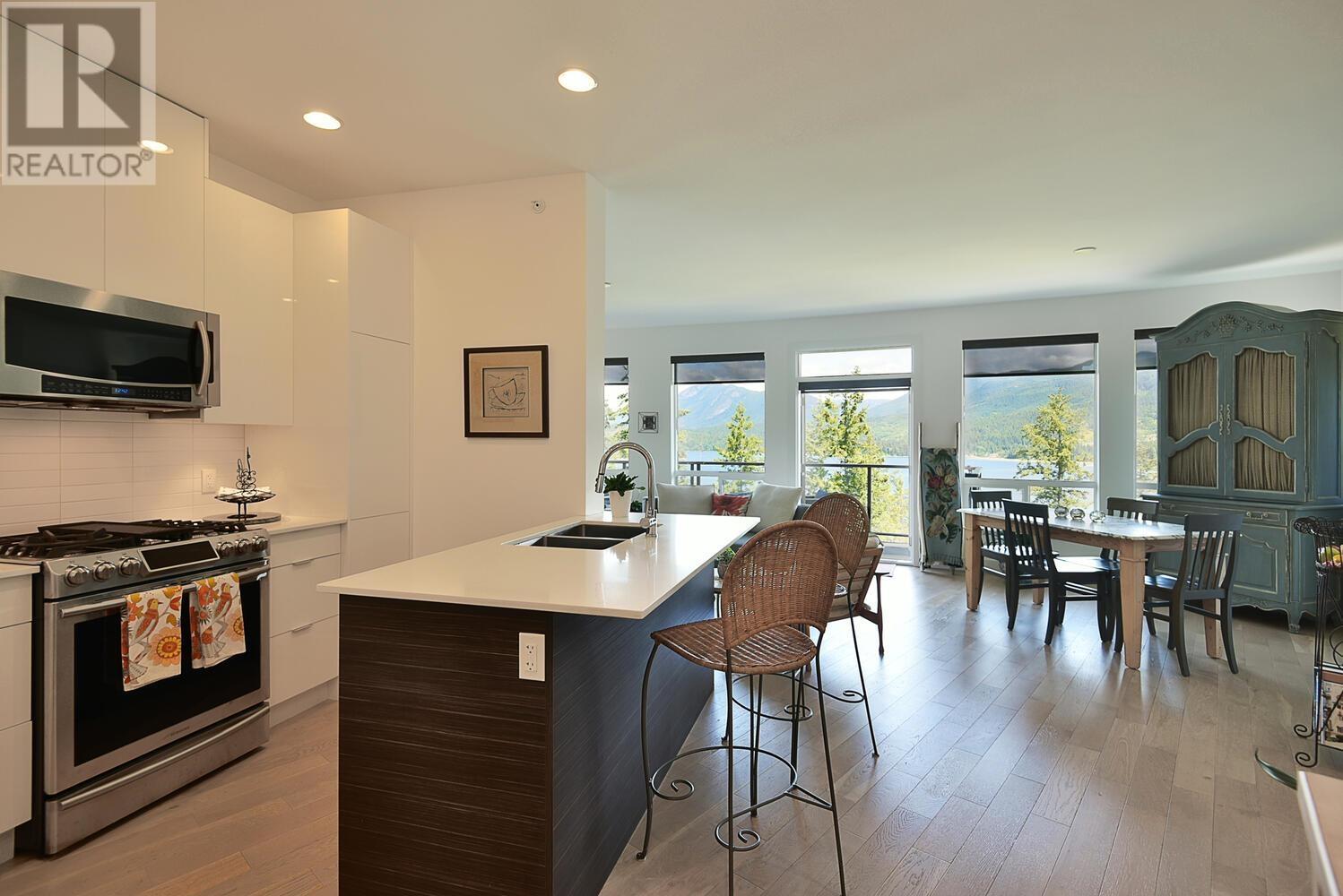 302 5780 Marine Way, Sechelt, British Columbia  V7Z 0L8 - Photo 10 - R3008217