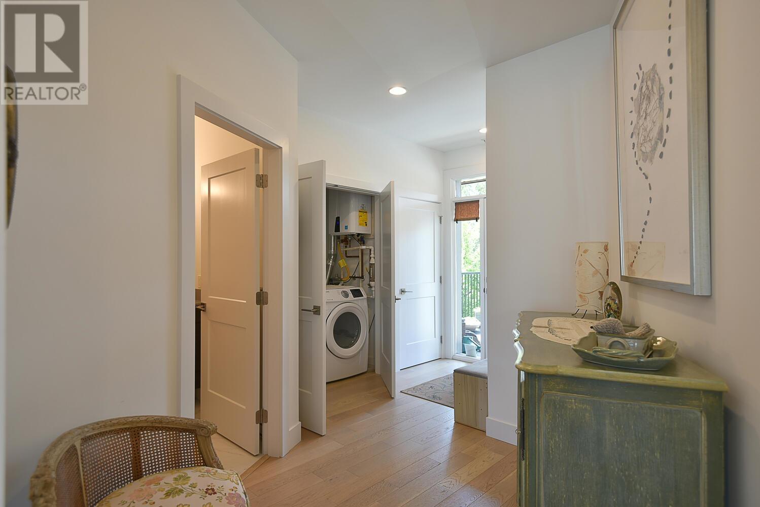 302 5780 Marine Way, Sechelt, British Columbia  V7Z 0L8 - Photo 27 - R3008217