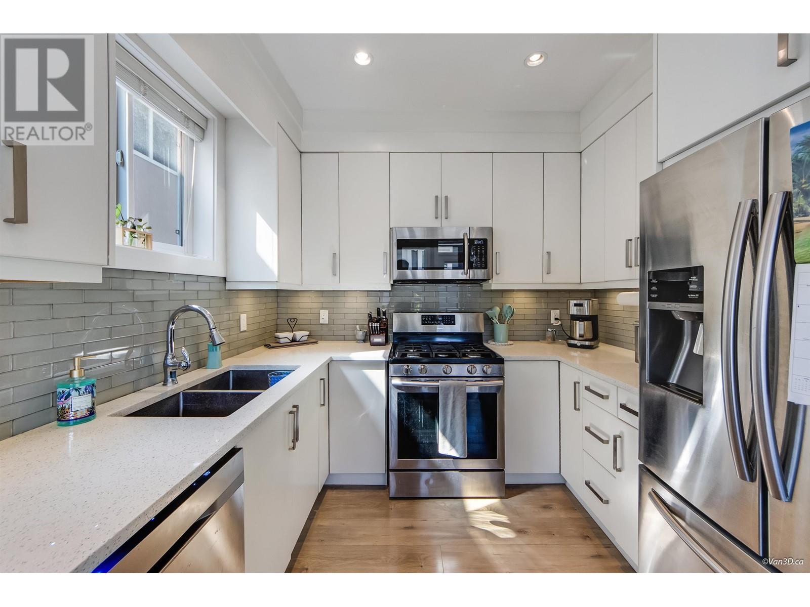 Property at 5078 NORFOLK STREET image 5