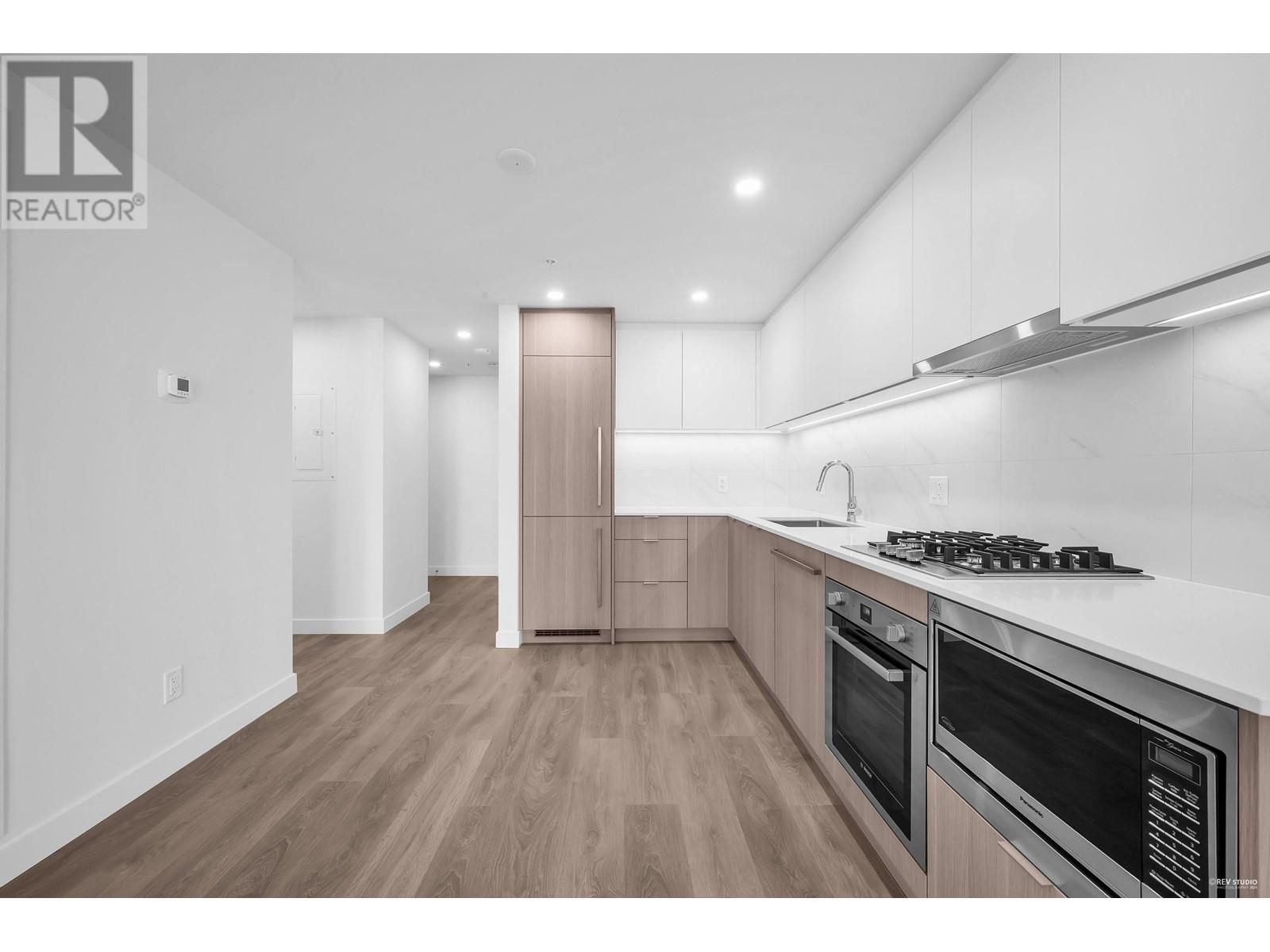 906 308 Alderson Avenue, Coquitlam, British Columbia  V3K 3V8 - Photo 2 - R3008253