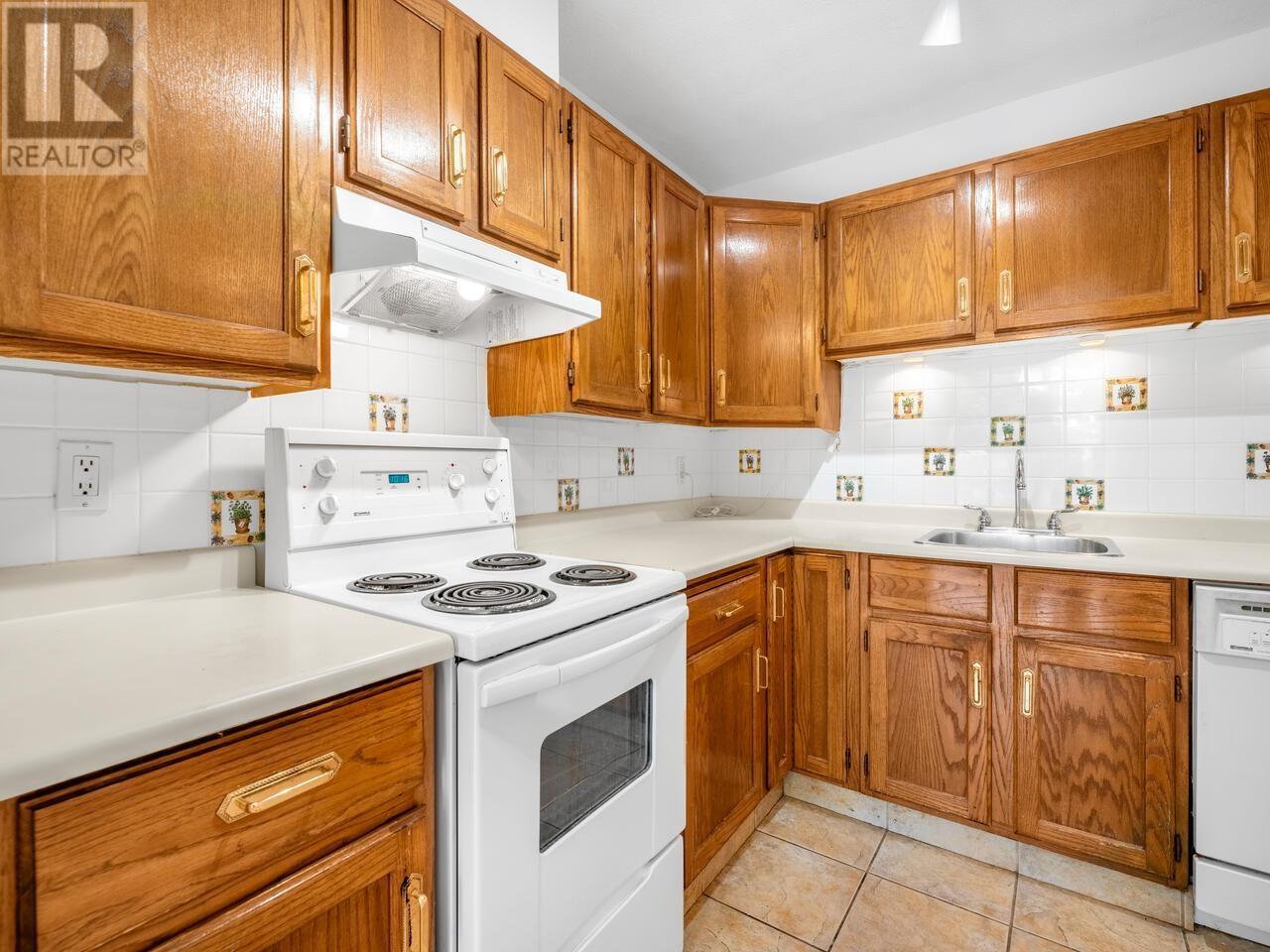 201 701 W Victoria Park, North Vancouver, British Columbia  V7M 2L2 - Photo 10 - R3008431