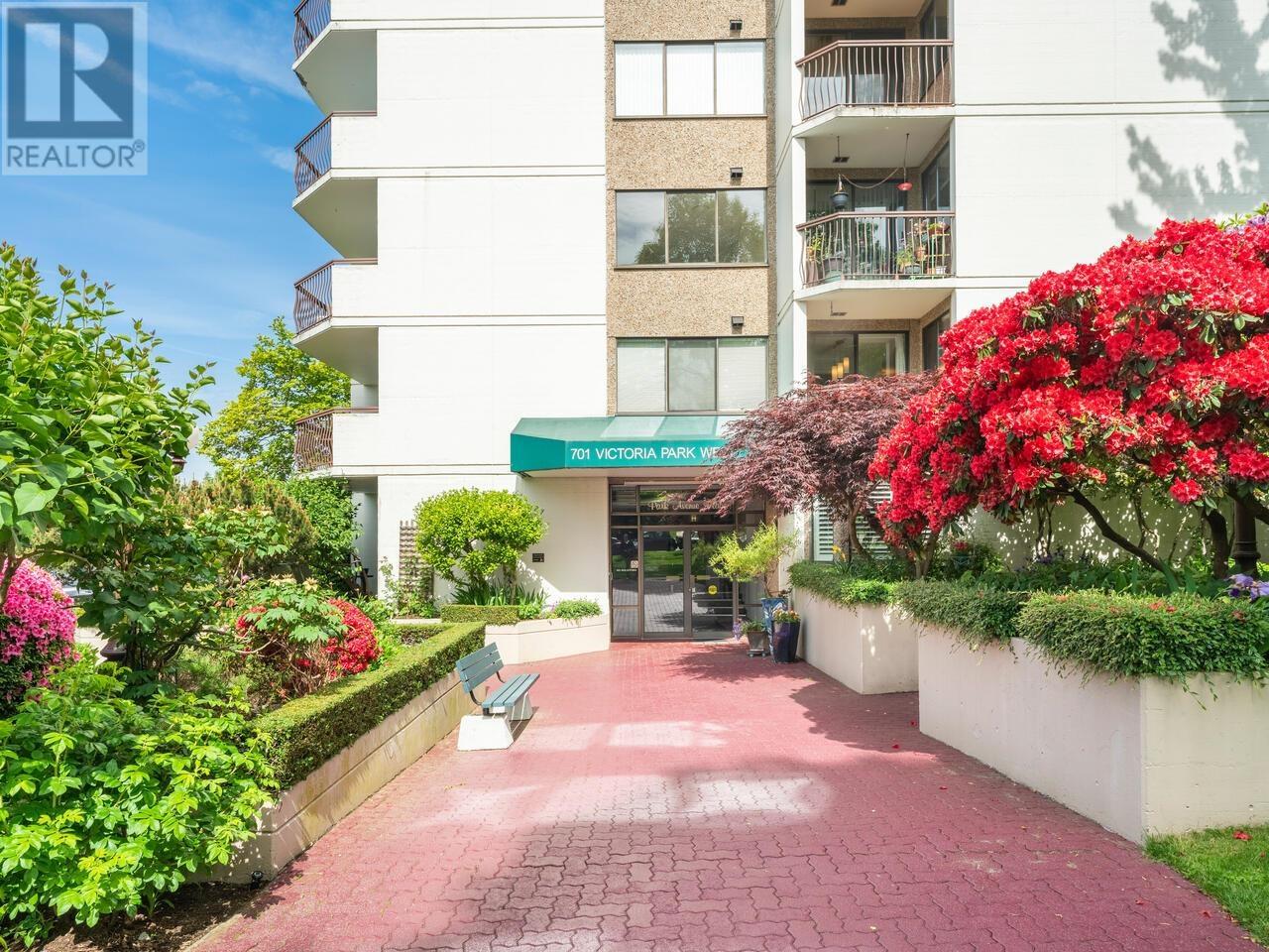 201 701 W Victoria Park, North Vancouver, British Columbia  V7M 2L2 - Photo 2 - R3008431