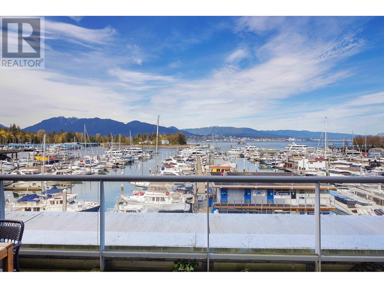 Vancouver Row / Townhouse for sale:  3 bedroom 1,554 sq.ft. (Listed 2025-06-14)