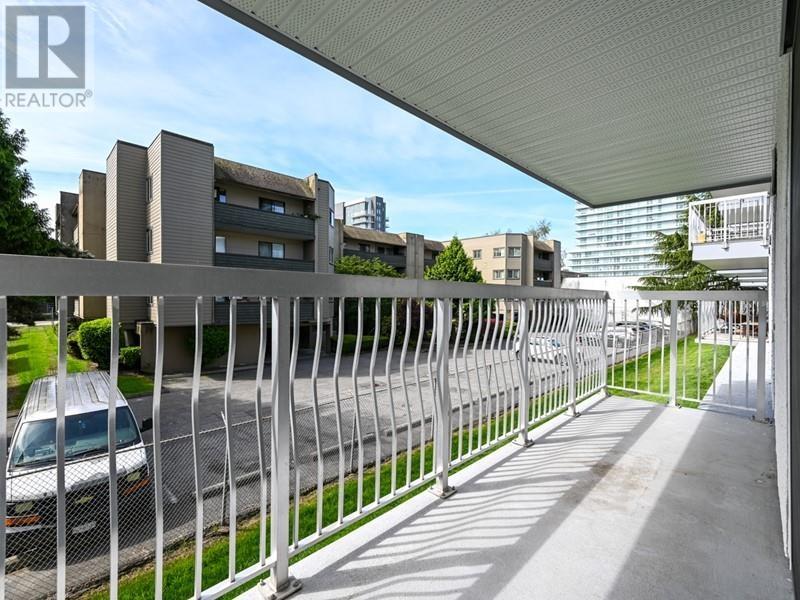 110 6420 Buswell Street, Richmond, British Columbia  V6Y 2E9 - Photo 3 - R3008553