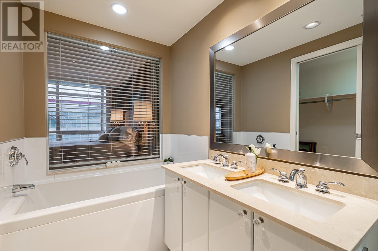 905 172 Victory Ship Way, North Vancouver, British Columbia  V7L 0B5 - Photo 12 - R3008567