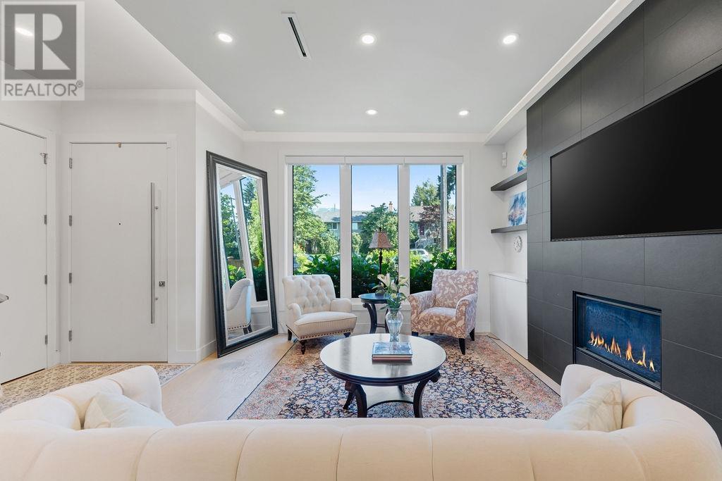 609 E 4th Street, North Vancouver, British Columbia  V7L 1J9 - Photo 12 - R3008574