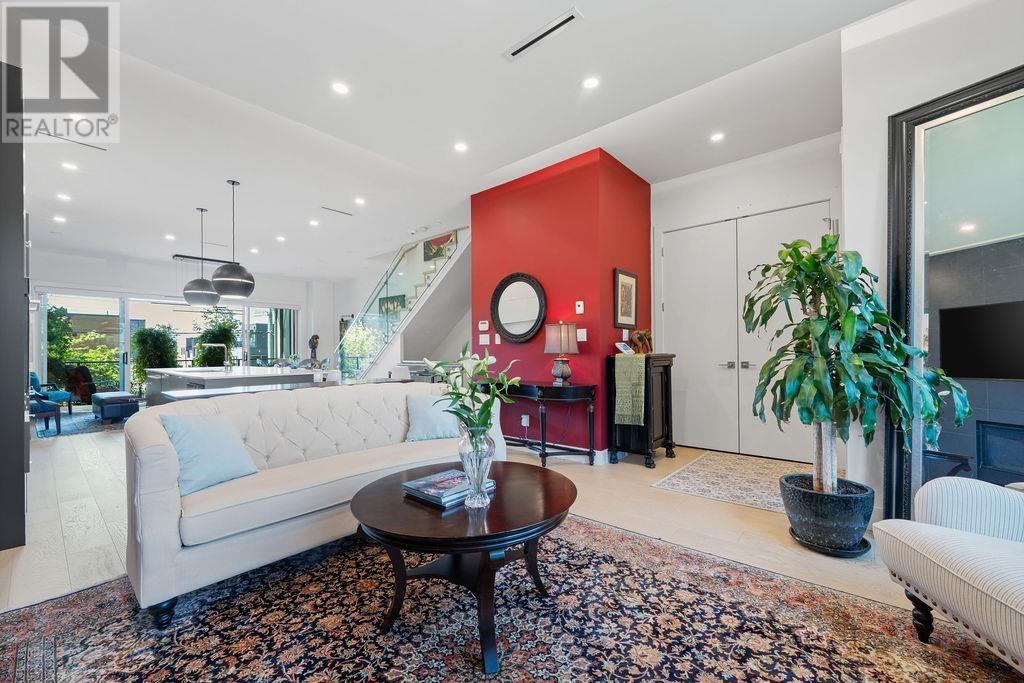609 E 4th Street, North Vancouver, British Columbia  V7L 1J9 - Photo 14 - R3008574