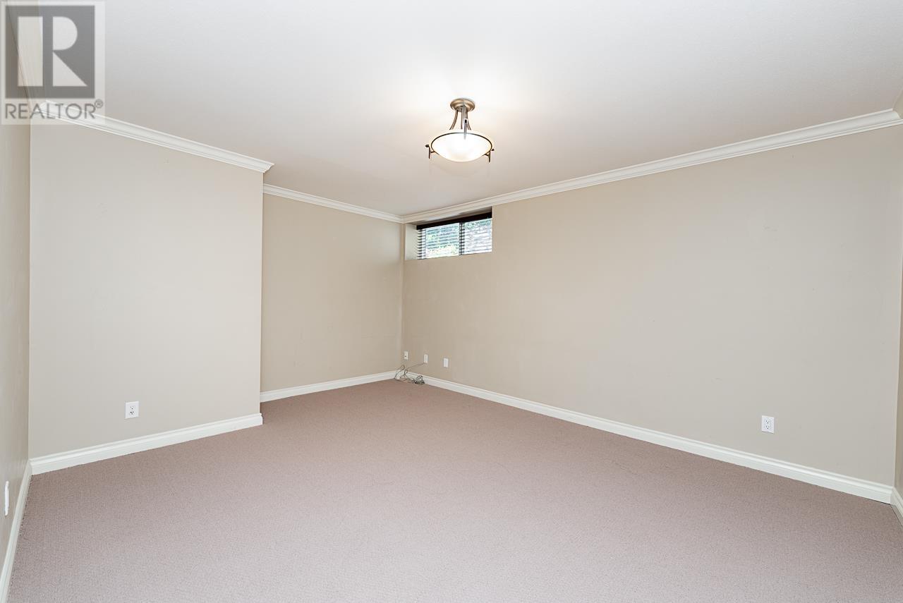 180 W Osborne Road, North Vancouver, British Columbia  V7N 2P8 - Photo 30 - R3008141