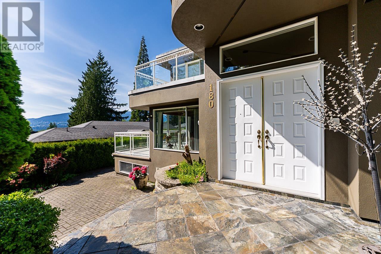 180 W Osborne Road, North Vancouver, British Columbia  V7N 2P8 - Photo 4 - R3008141