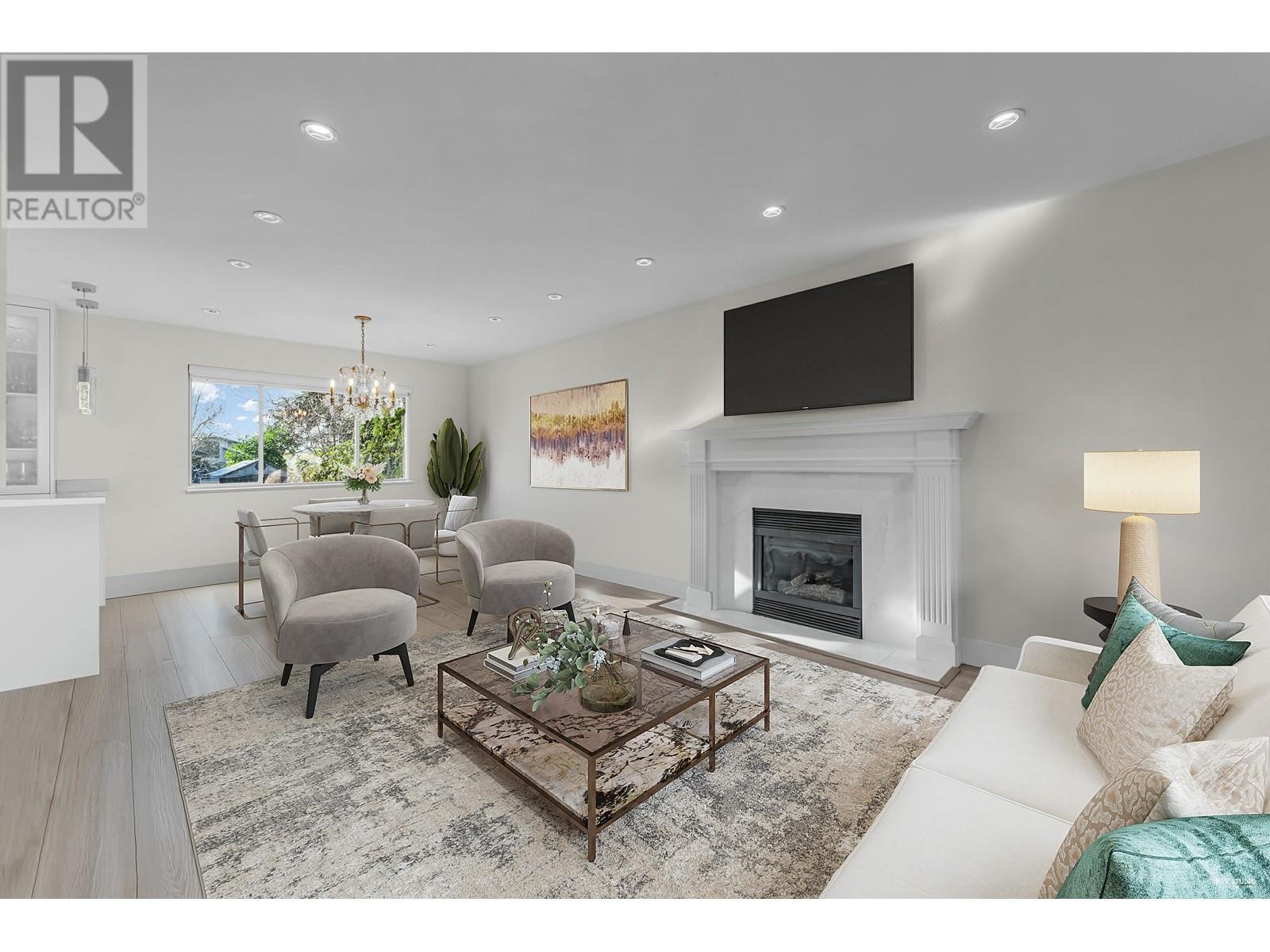 633 Fir Street, North Vancouver, British Columbia  V7M 1W3 - Photo 3 - R3008174