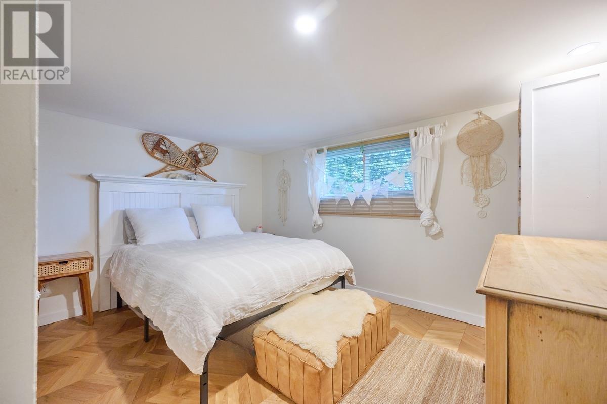 221 W 23rd Street, North Vancouver, British Columbia  V7M 2B4 - Photo 8 - R3008297