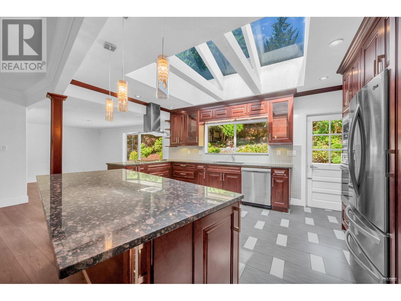 341 Rabbit Lane, West Vancouver, British Columbia  V7S 1J1 - Photo 8 - R3008394
