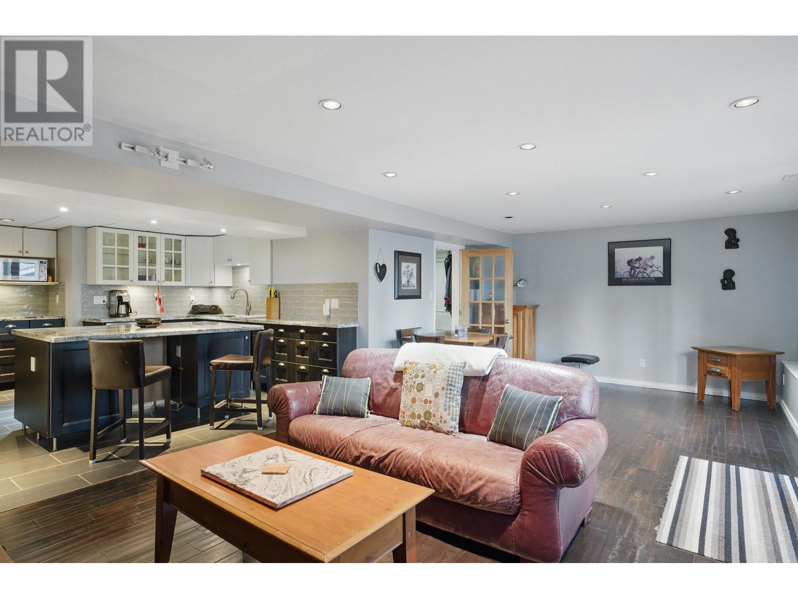 479 E 29th Street, North Vancouver, British Columbia  V7N 1E2 - Photo 1 - R3008412