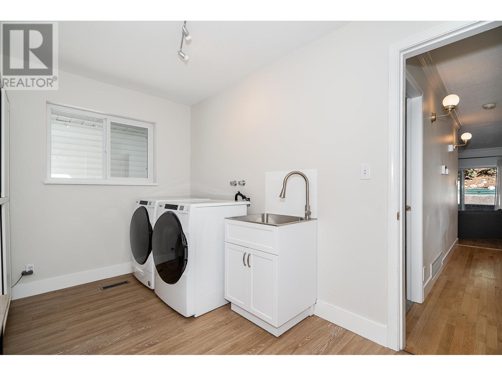 12 Flavelle Drive, Port Moody, British Columbia  V3H 4L4 - Photo 19 - R3008484