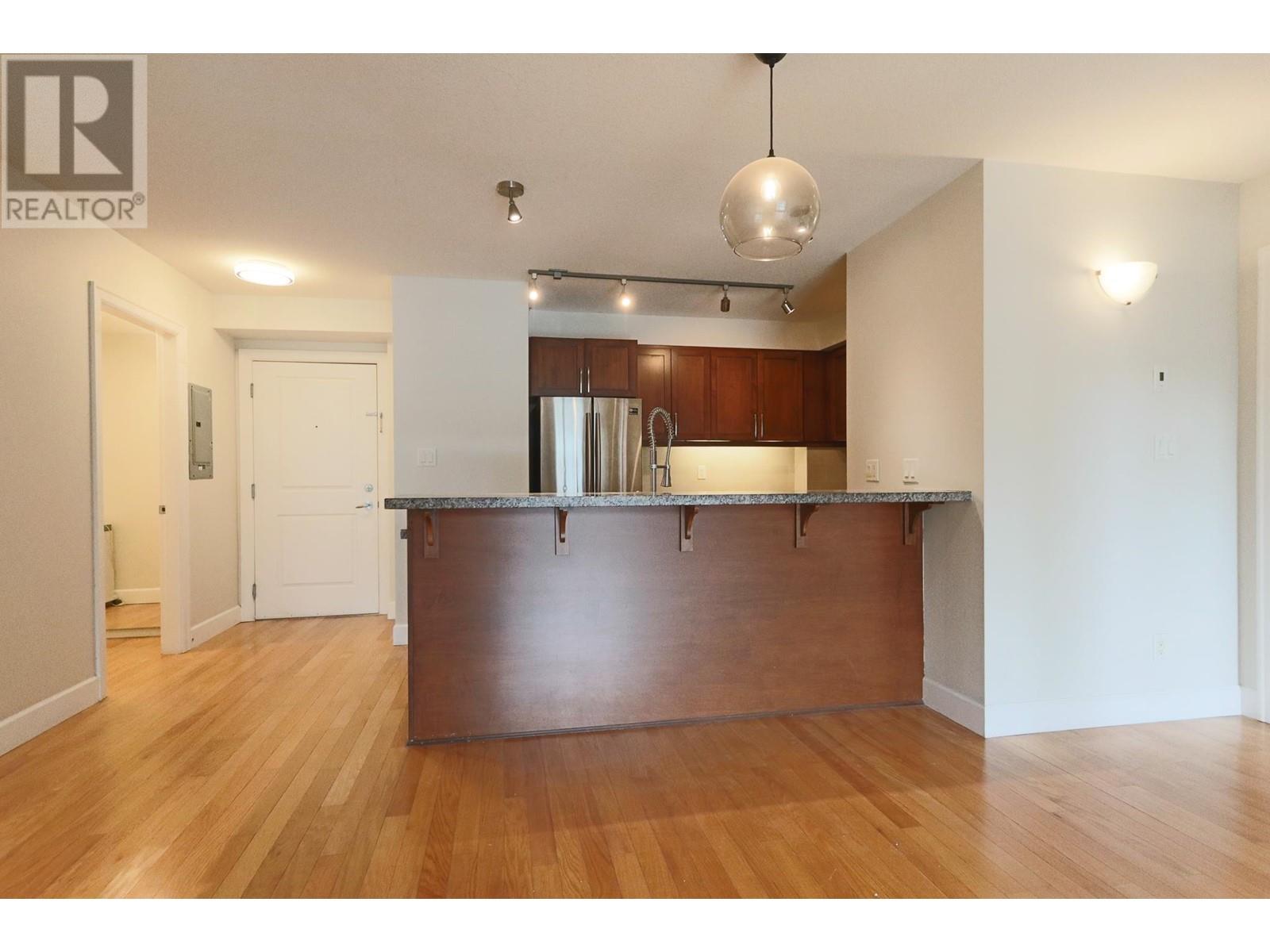 405 3811 Hastings Street, Burnaby, British Columbia  V5C 6V2 - Photo 2 - R3008432