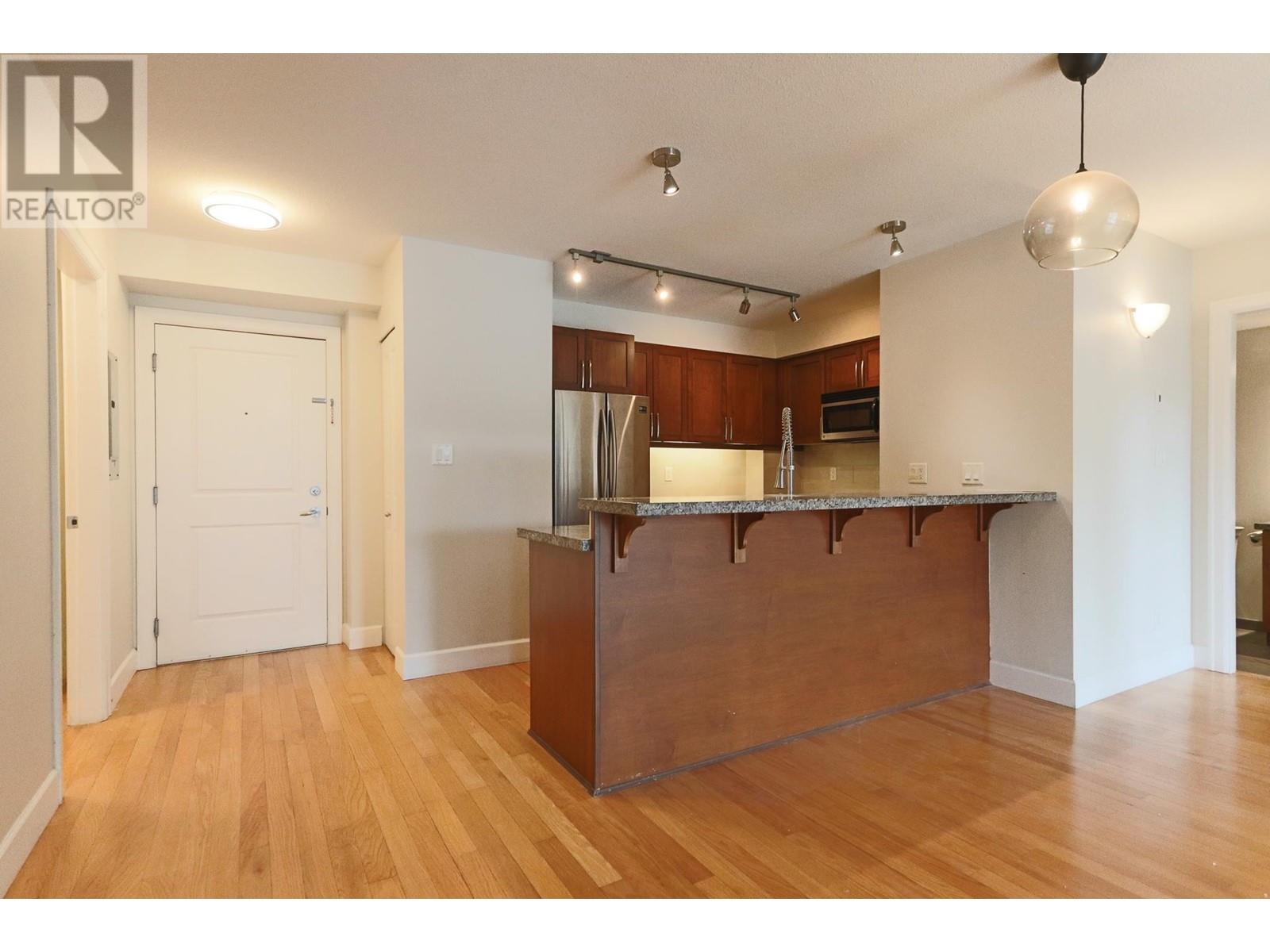 405 3811 Hastings Street, Burnaby, British Columbia  V5C 6V2 - Photo 3 - R3008432