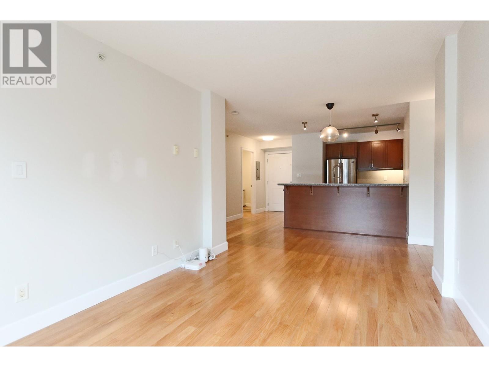 405 3811 Hastings Street, Burnaby, British Columbia  V5C 6V2 - Photo 4 - R3008432