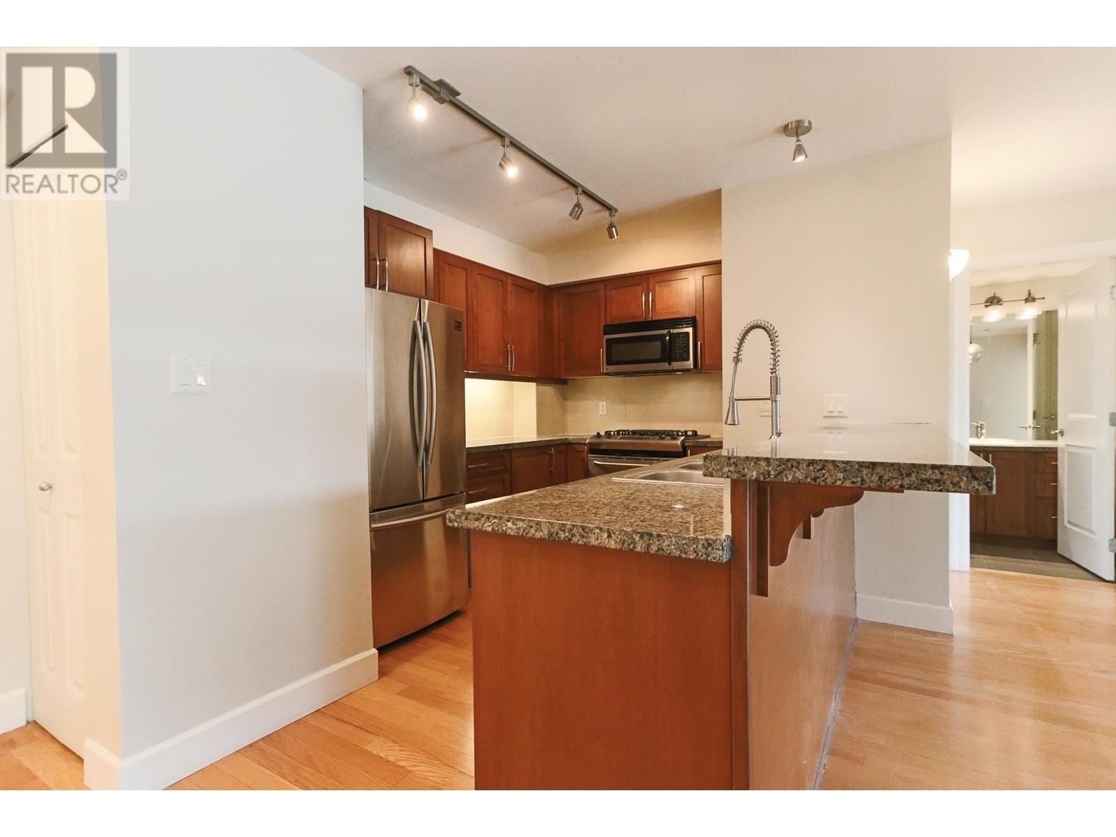 405 3811 Hastings Street, Burnaby, British Columbia  V5C 6V2 - Photo 9 - R3008432