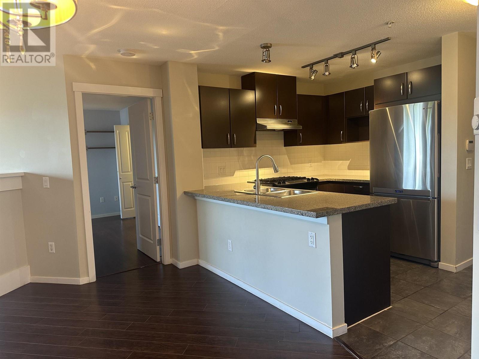 208 3110 Dayanee Springs Blvd, Coquitlam, British Columbia  V3E 0B4 - Photo 3 - R3008488