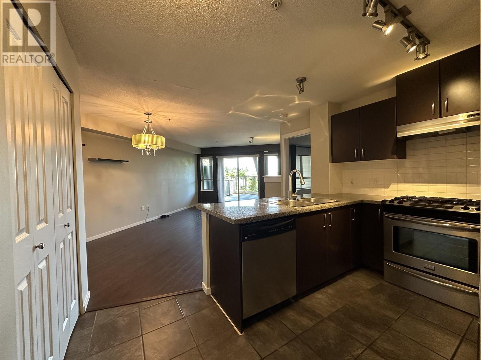 208 3110 Dayanee Springs Blvd, Coquitlam, British Columbia  V3E 0B4 - Photo 4 - R3008488