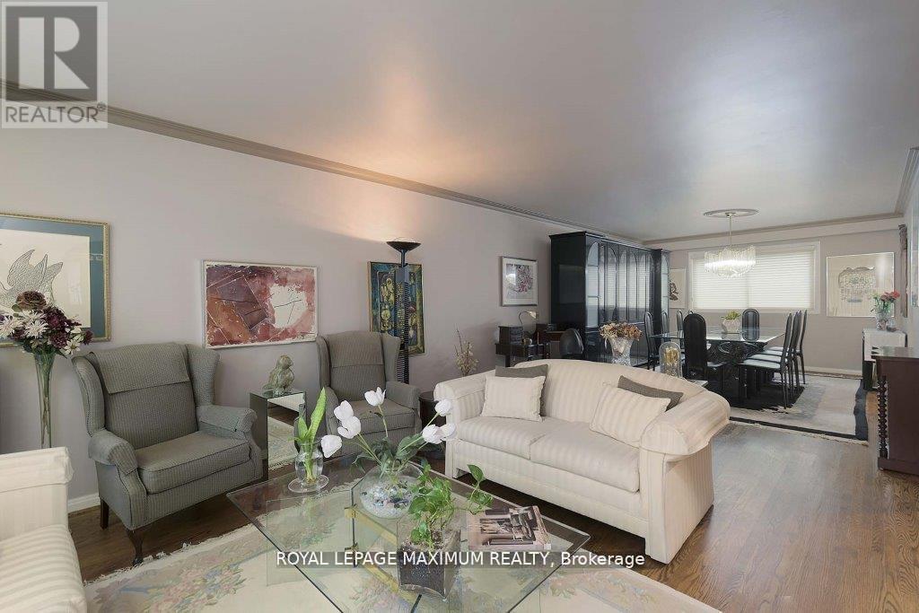 Property at 11 FAIRCHILD AVENUE image 4