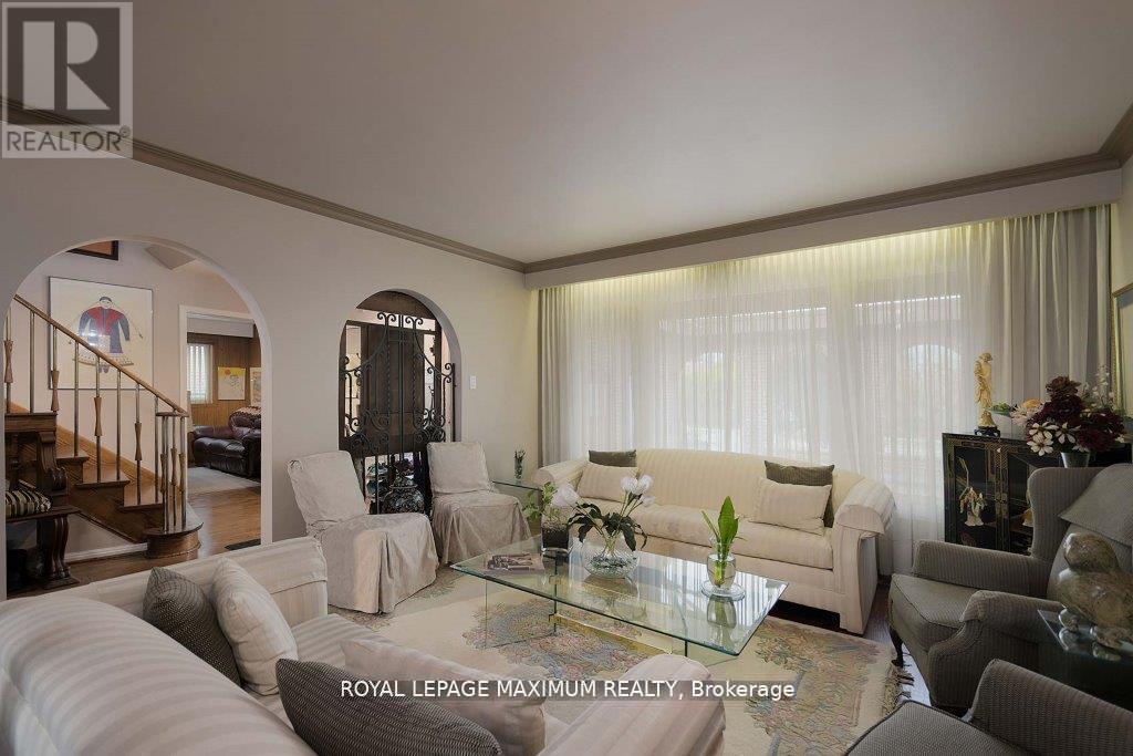 Property at 11 FAIRCHILD AVENUE image 5