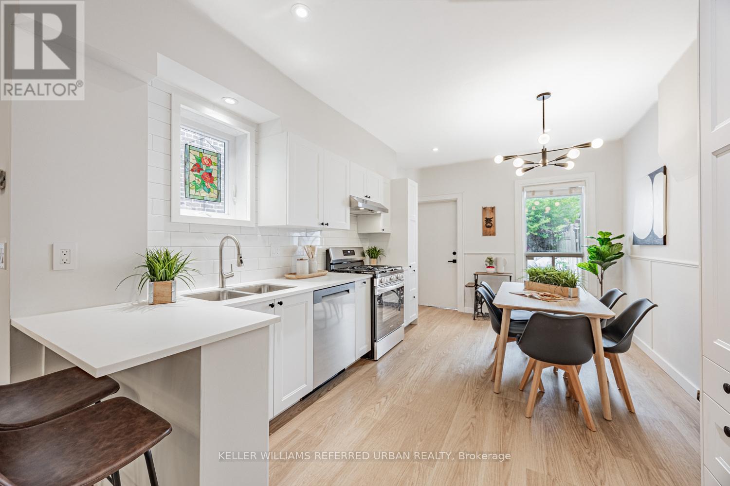 257 Montrose Avenue, Toronto, Ontario  M6G 3G6 - Photo 12 - C12180209