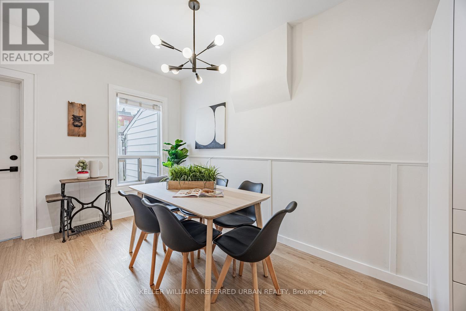 257 Montrose Avenue, Toronto, Ontario  M6G 3G6 - Photo 14 - C12180209
