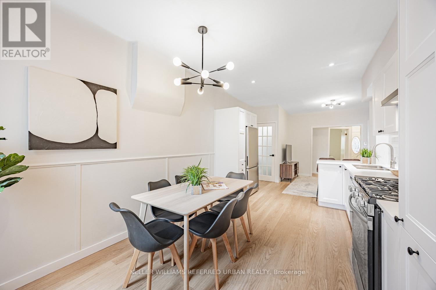 257 Montrose Avenue, Toronto, Ontario  M6G 3G6 - Photo 15 - C12180209