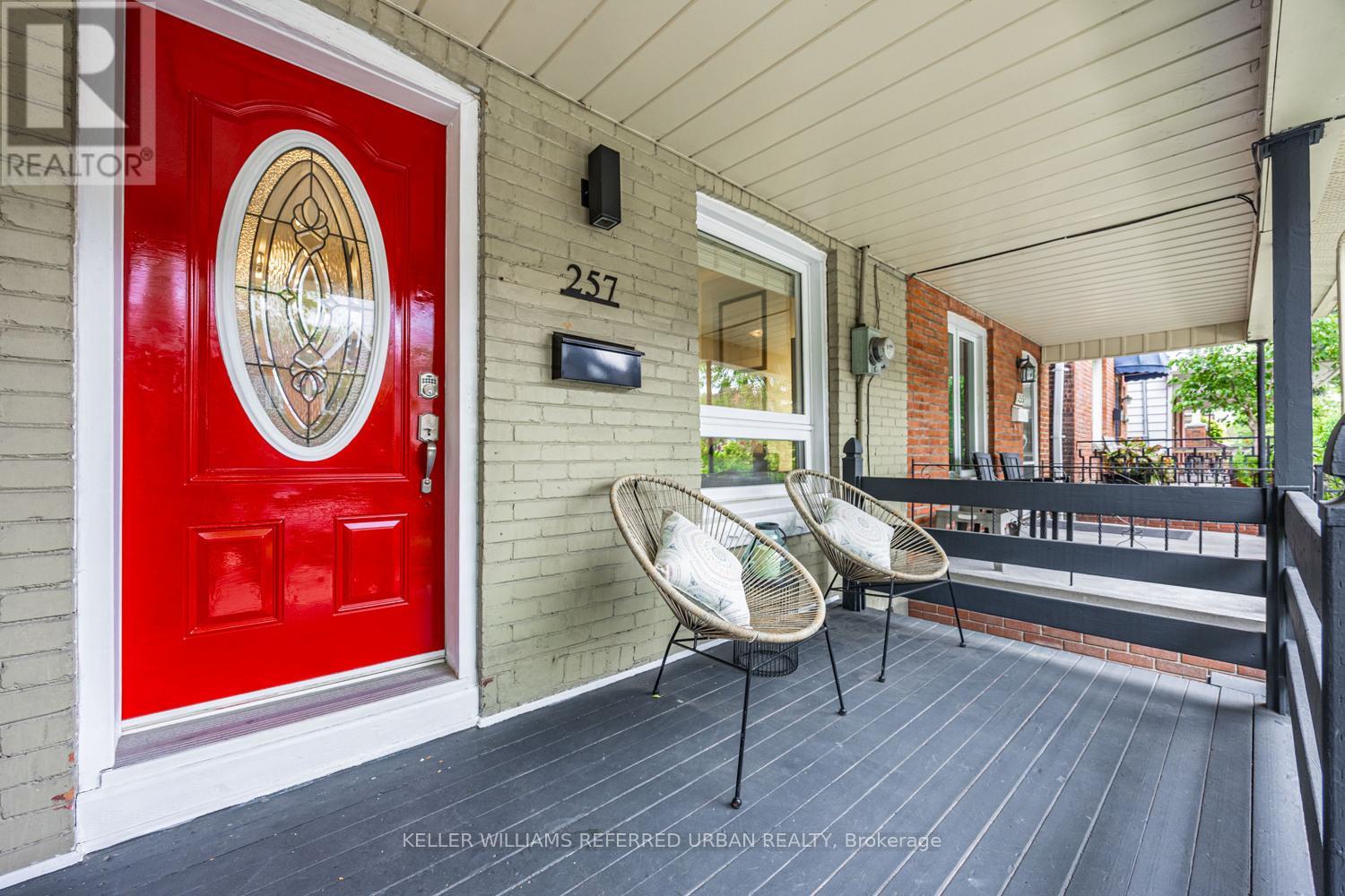 257 Montrose Avenue, Toronto, Ontario  M6G 3G6 - Photo 3 - C12180209