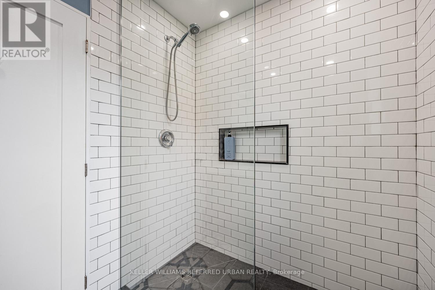 257 Montrose Avenue, Toronto, Ontario  M6G 3G6 - Photo 32 - C12180209