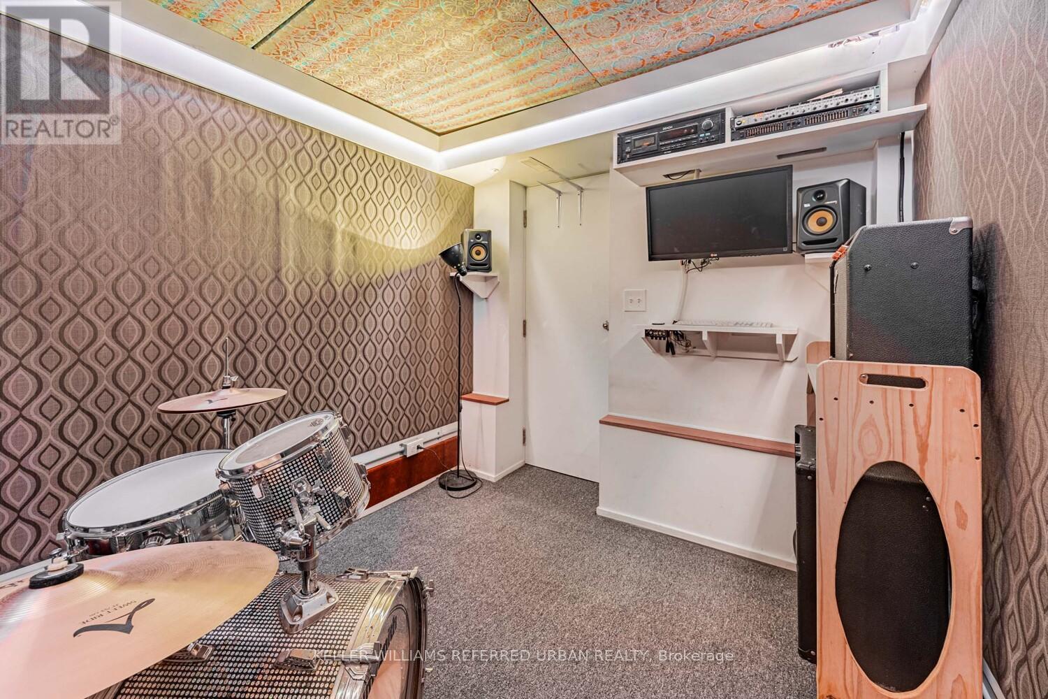 257 Montrose Avenue, Toronto, Ontario  M6G 3G6 - Photo 40 - C12180209