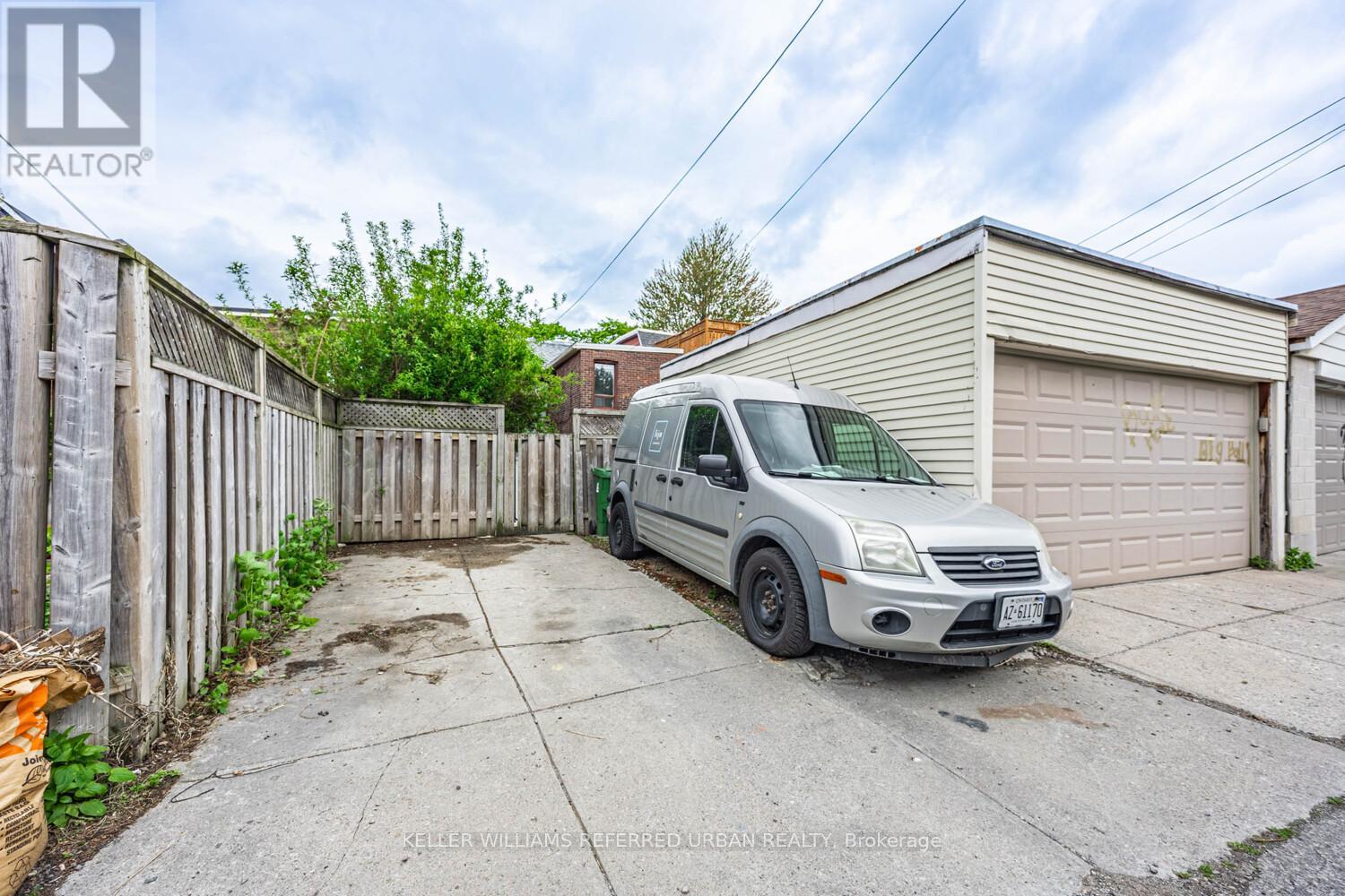 257 Montrose Avenue, Toronto, Ontario  M6G 3G6 - Photo 44 - C12180209