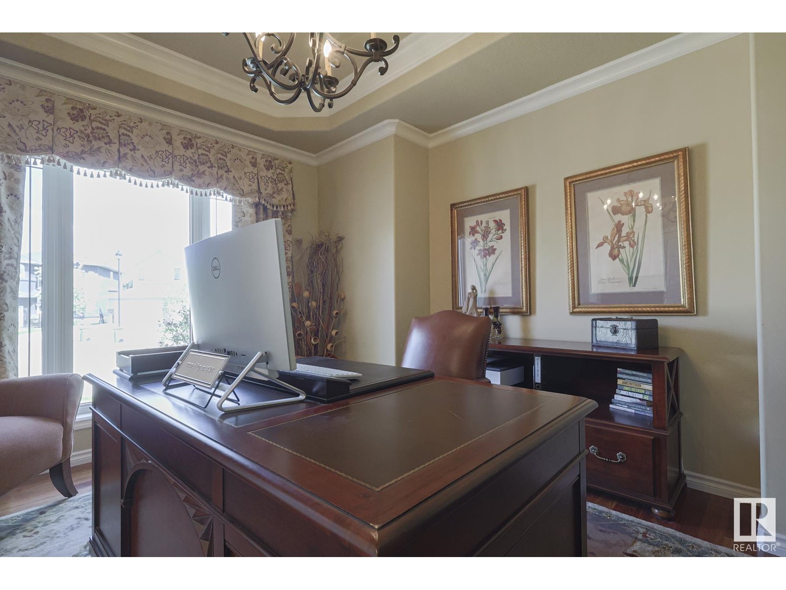 Property at 12 Country Club PL image 3