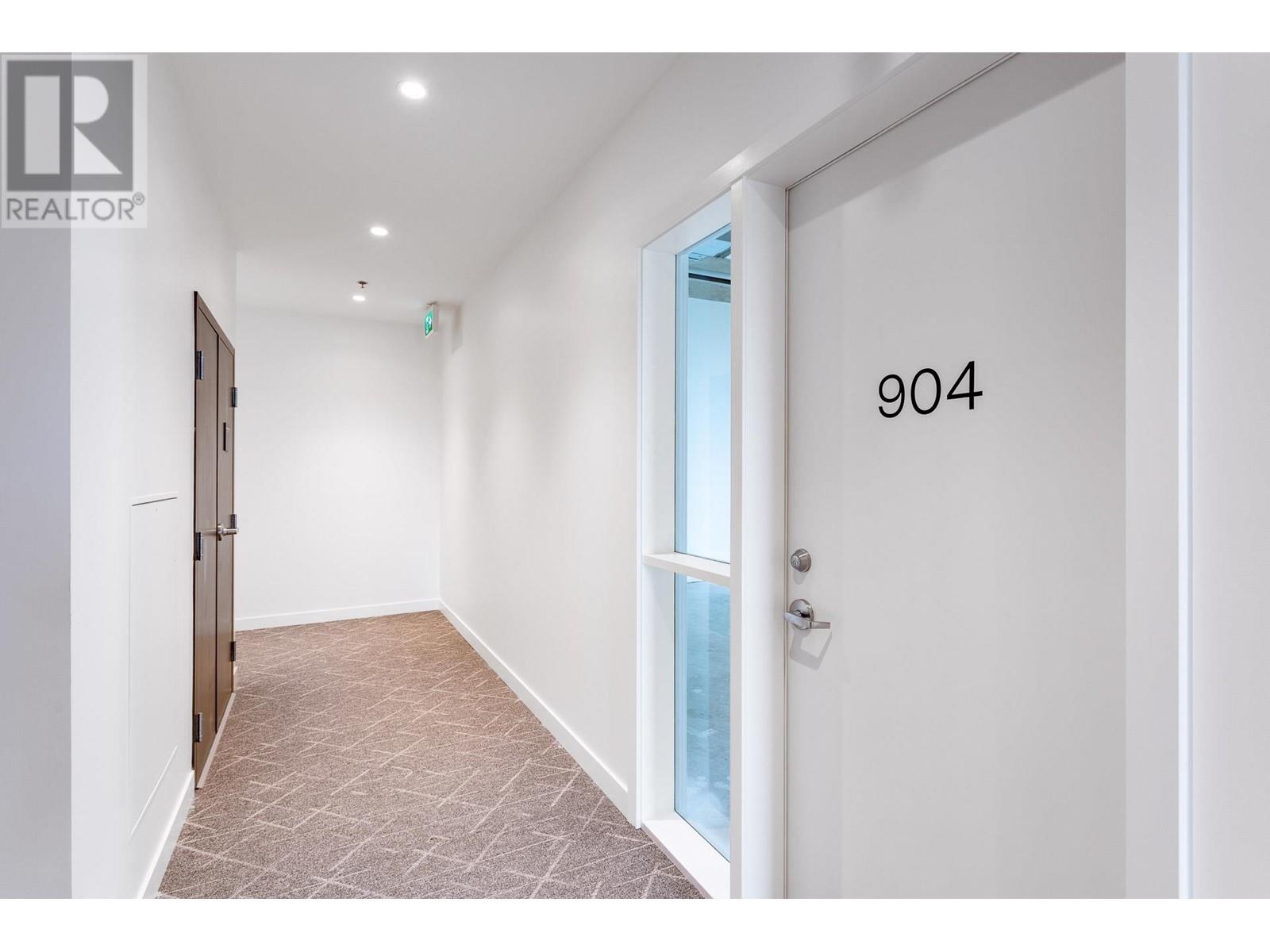 904 2992 Glen Drive, Coquitlam, British Columbia  V3B 0V2 - Photo 8 - C8069500