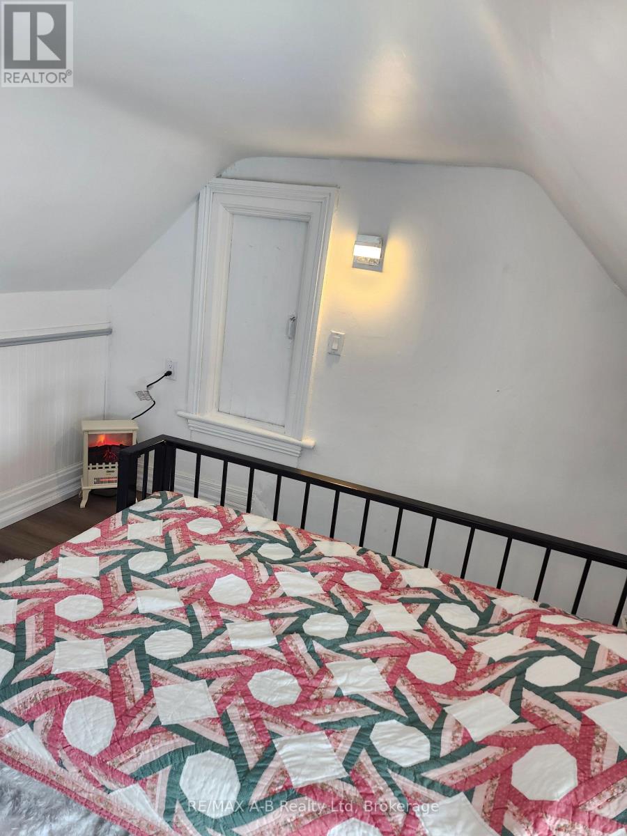 246 Wellington Street, Stratford, Ontario  N5A 2L6 - Photo 29 - X12173574