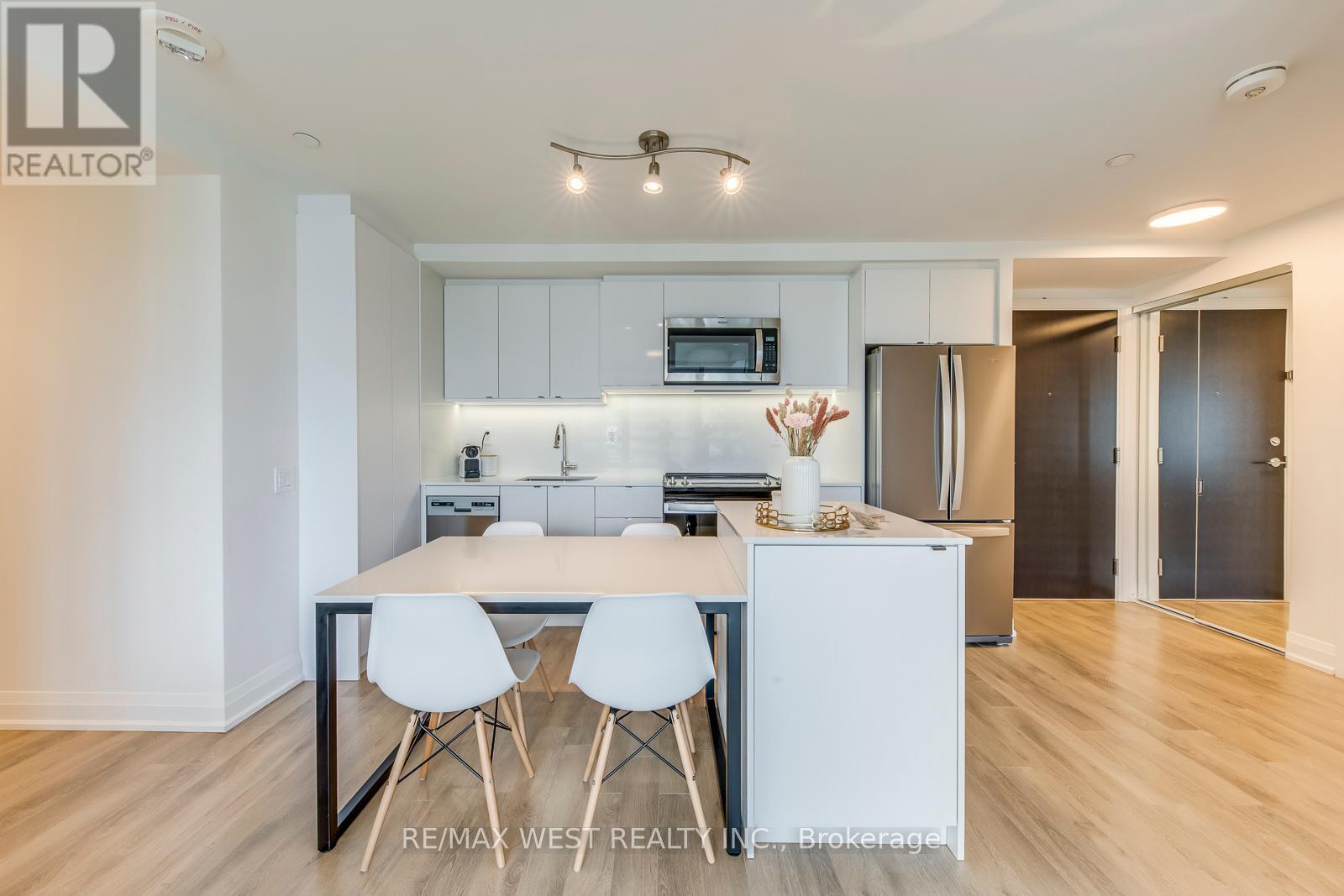 1104 - 1461 Lawrence Avenue W, Toronto, Ontario  M6L 0A6 - Photo 10 - W12180195