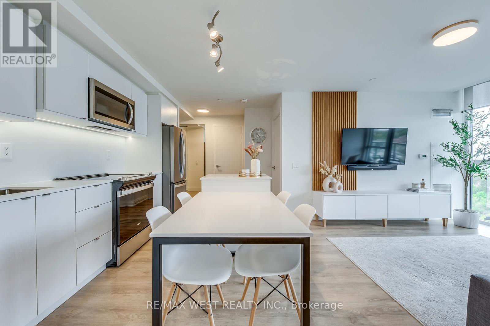 1104 - 1461 Lawrence Avenue W, Toronto, Ontario  M6L 0A6 - Photo 11 - W12180195