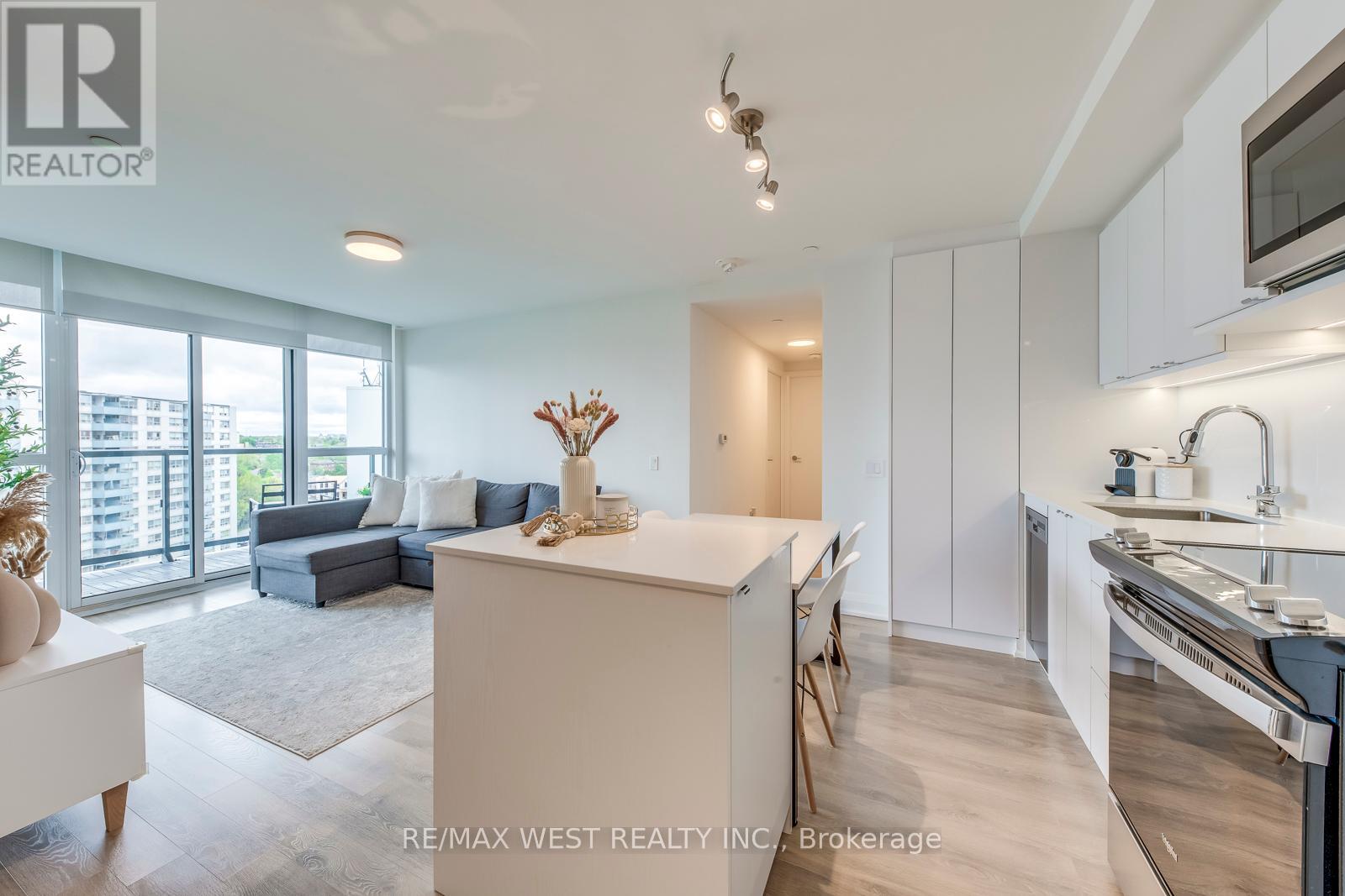 1104 - 1461 Lawrence Avenue W, Toronto, Ontario  M6L 0A6 - Photo 6 - W12180195