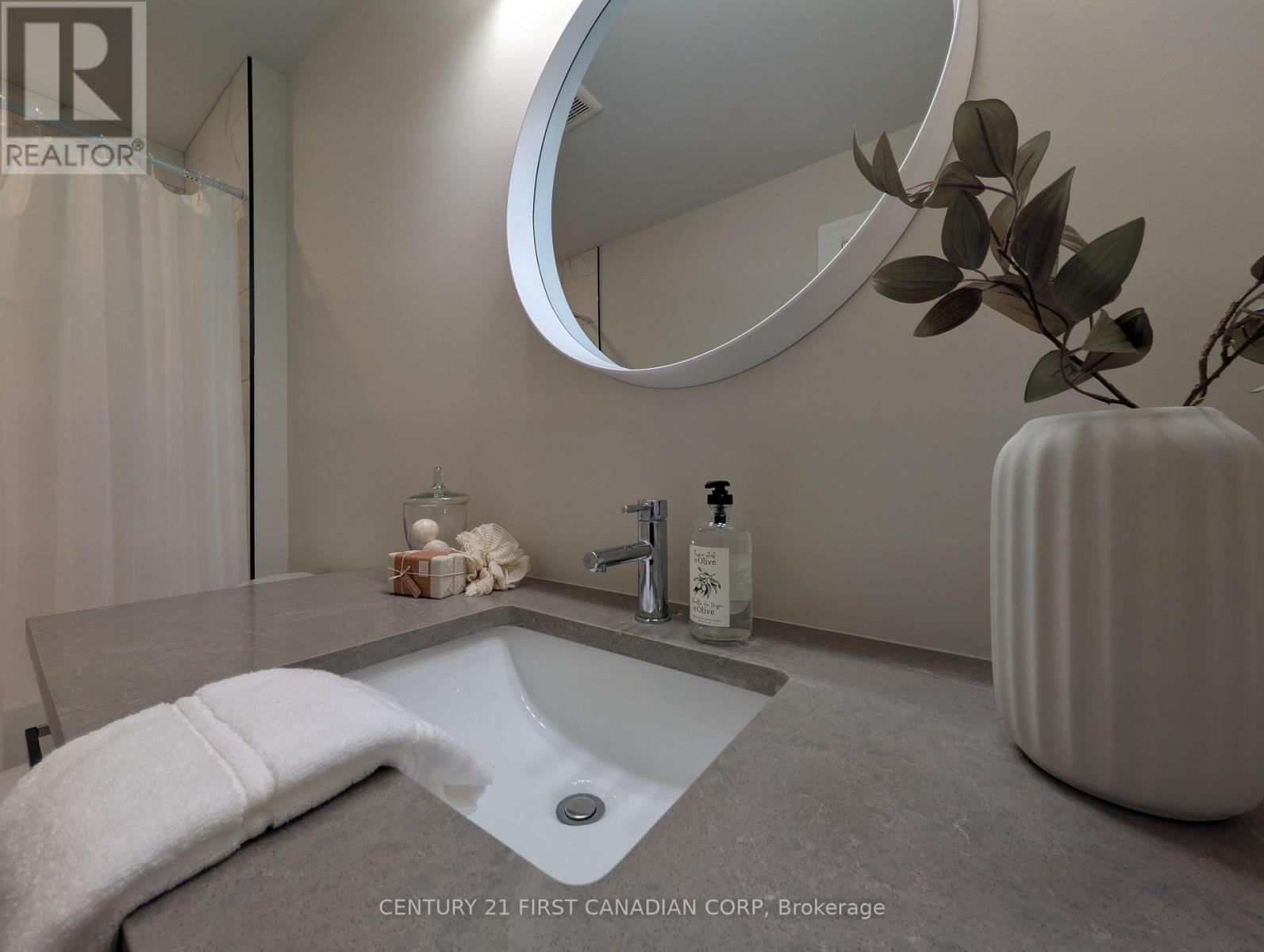 135 Aspen Circle, Thames Centre, Ontario  N0M 2P0 - Photo 19 - X12118530